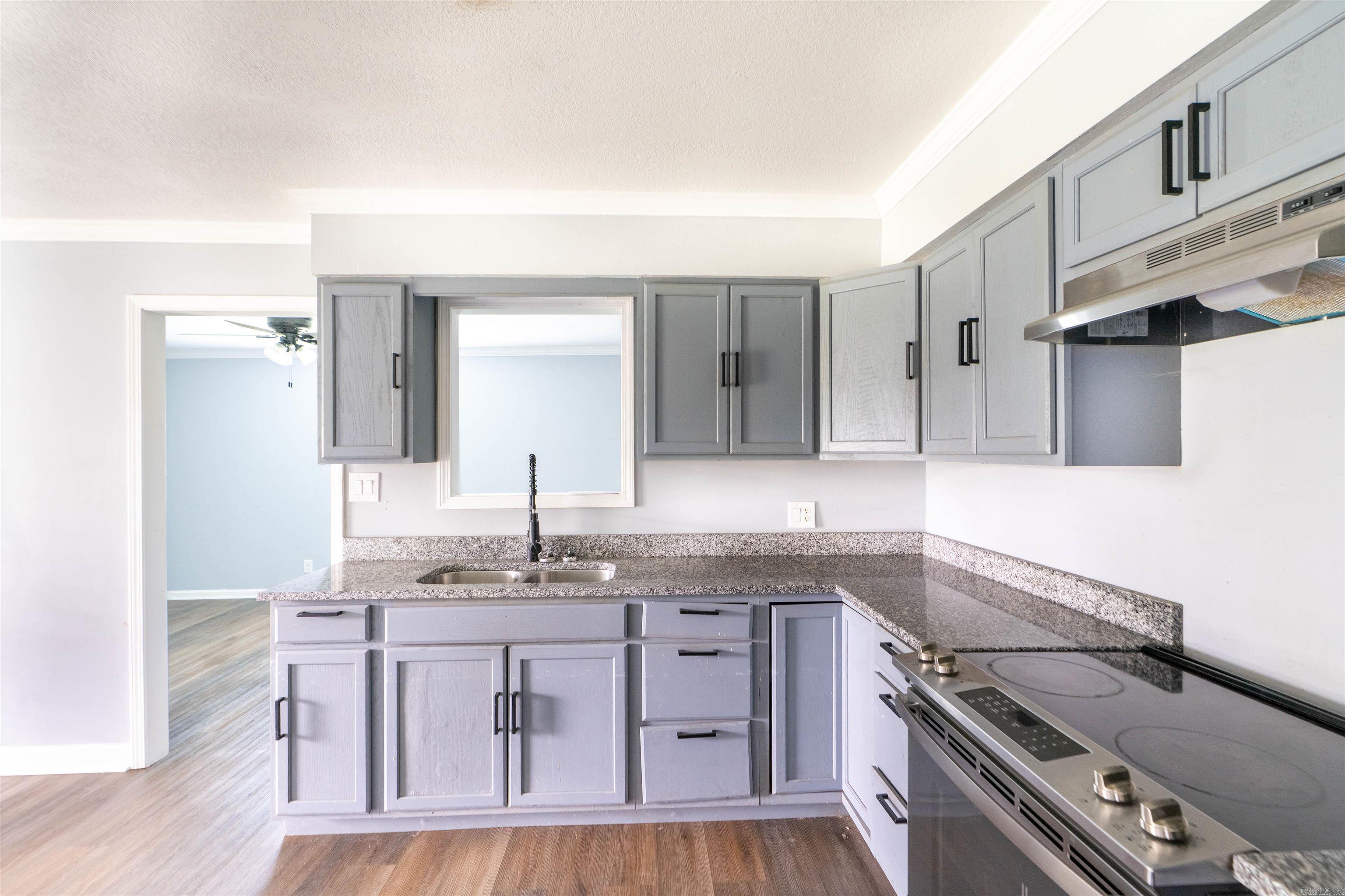 1237 Short Street Property Photo 5