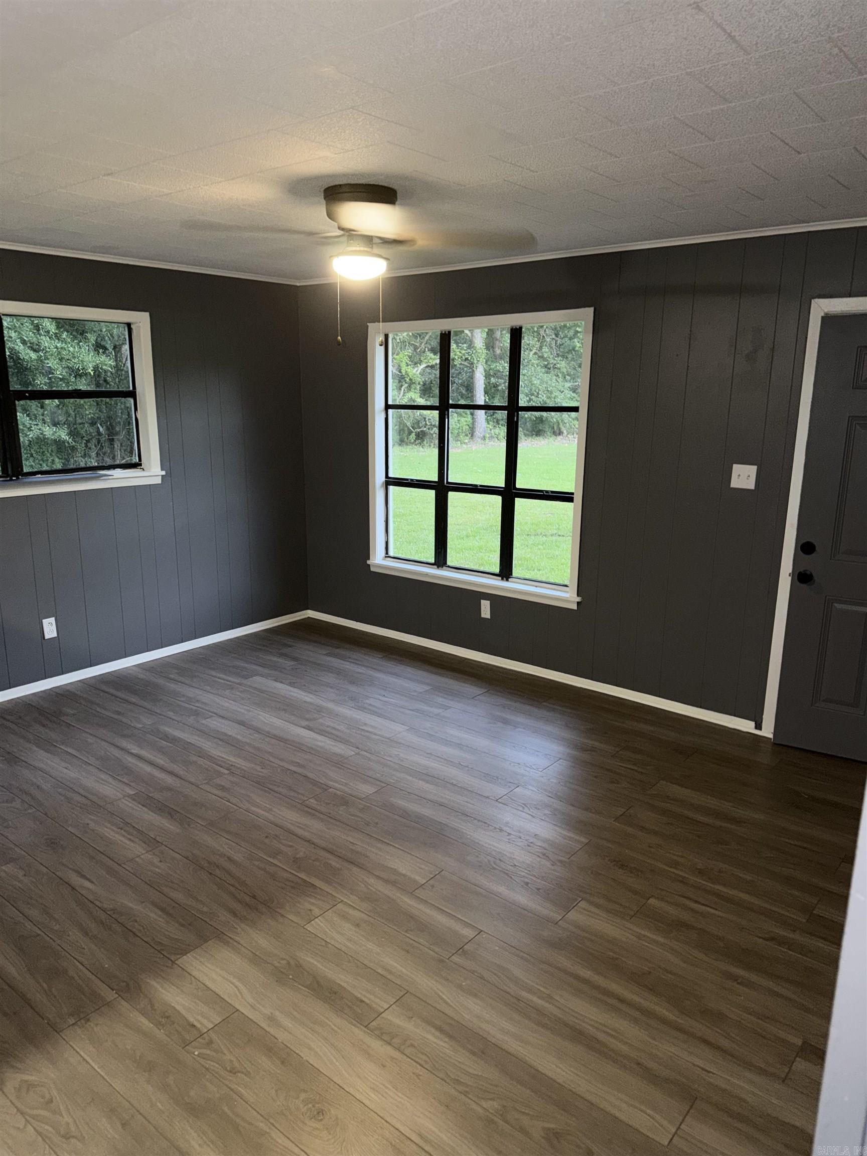 616 Jenkins Drive Property Photo 4