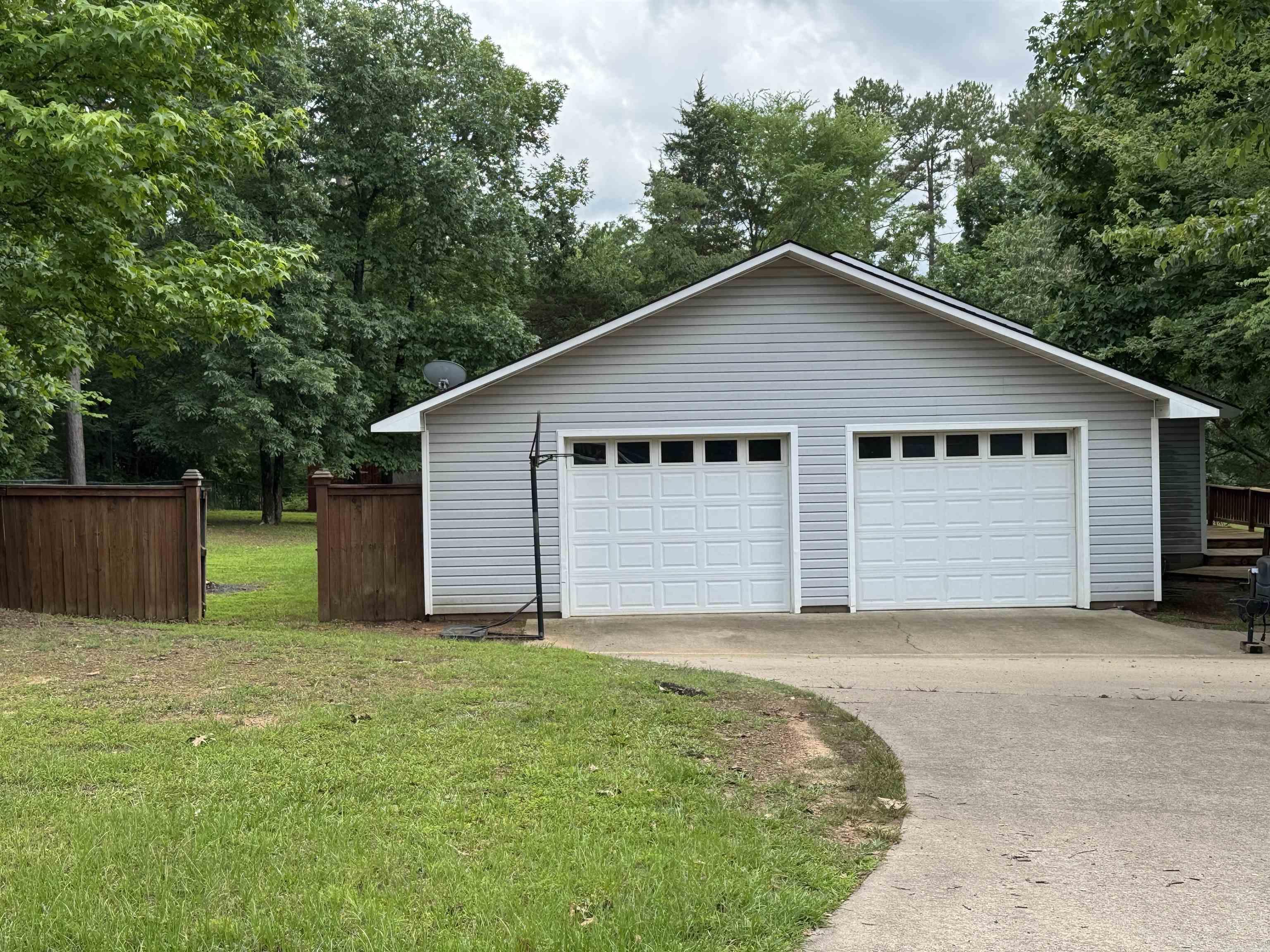 41 Dogwood Drive Property Photo 3