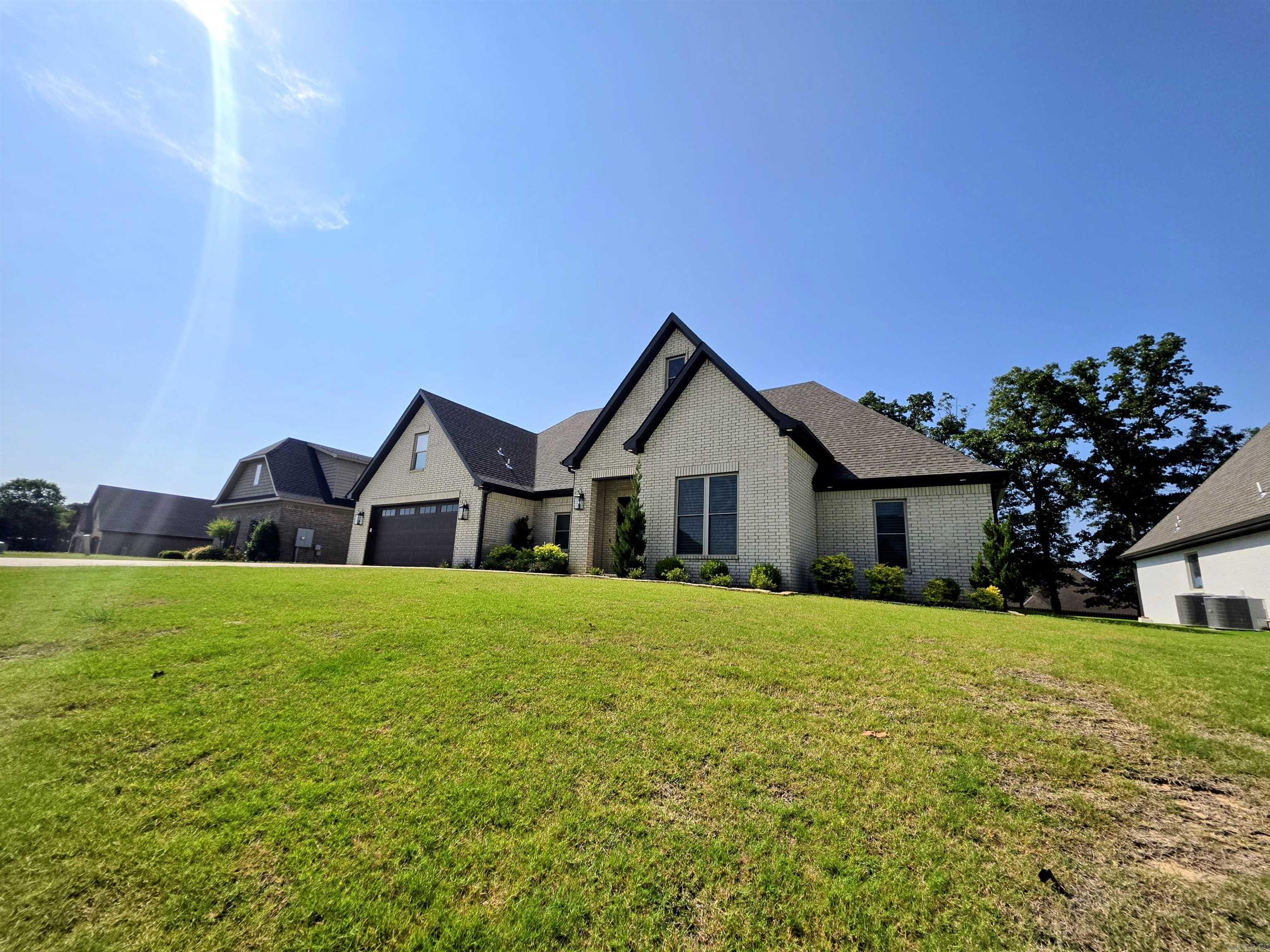 2227 Addison Cove Property Photo 3