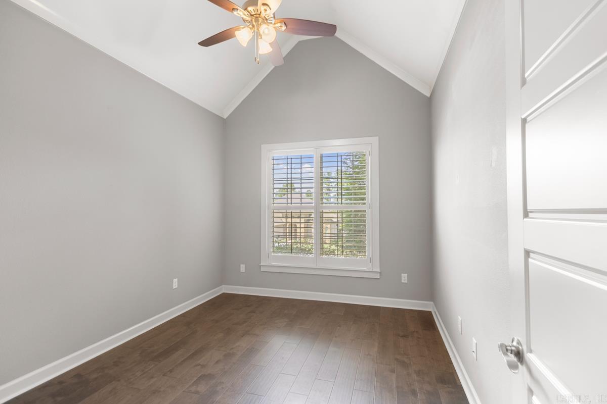 17 Rosans Court Property Photo 31