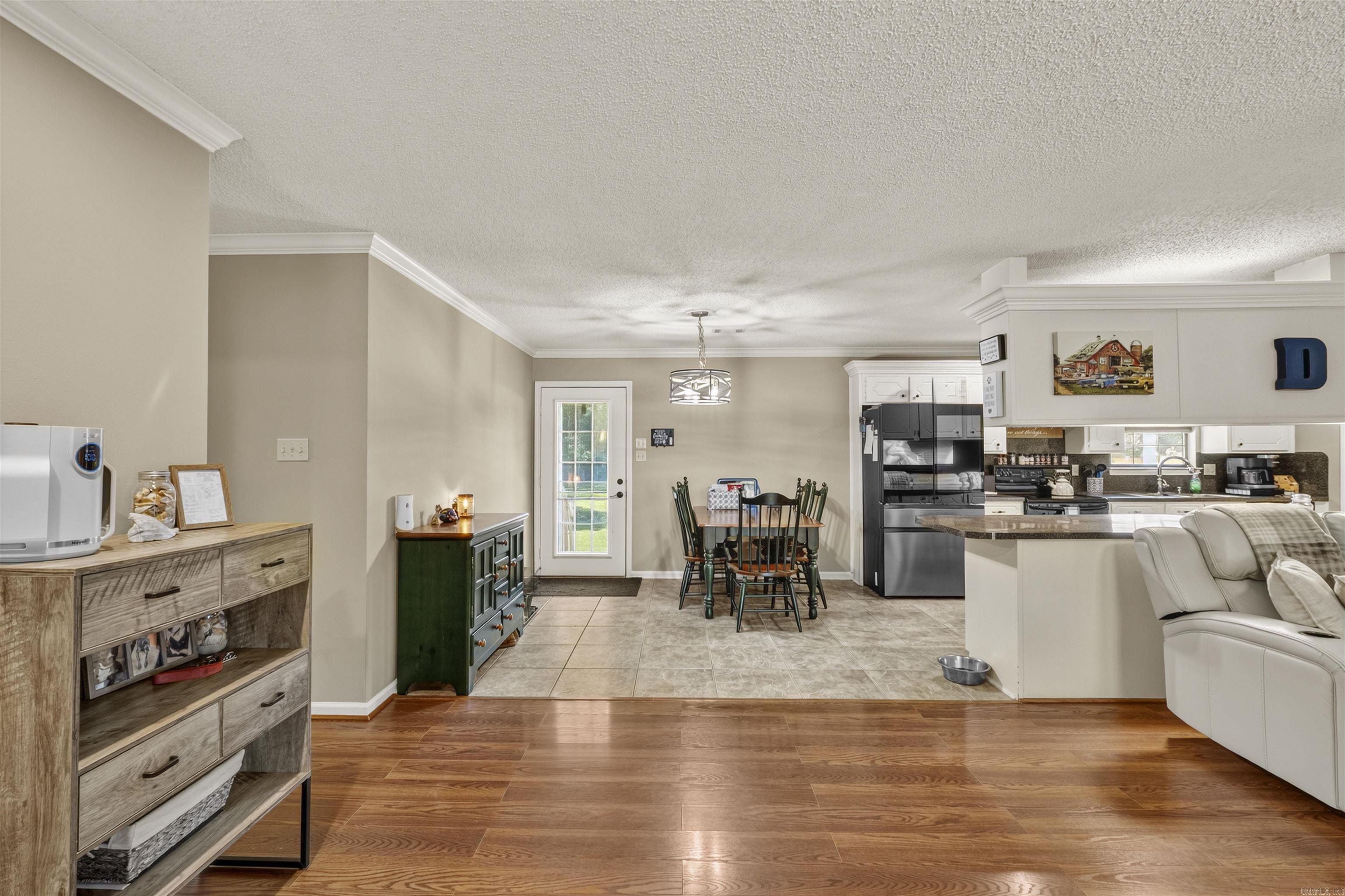 60 Andrew Dr Property Photo 10
