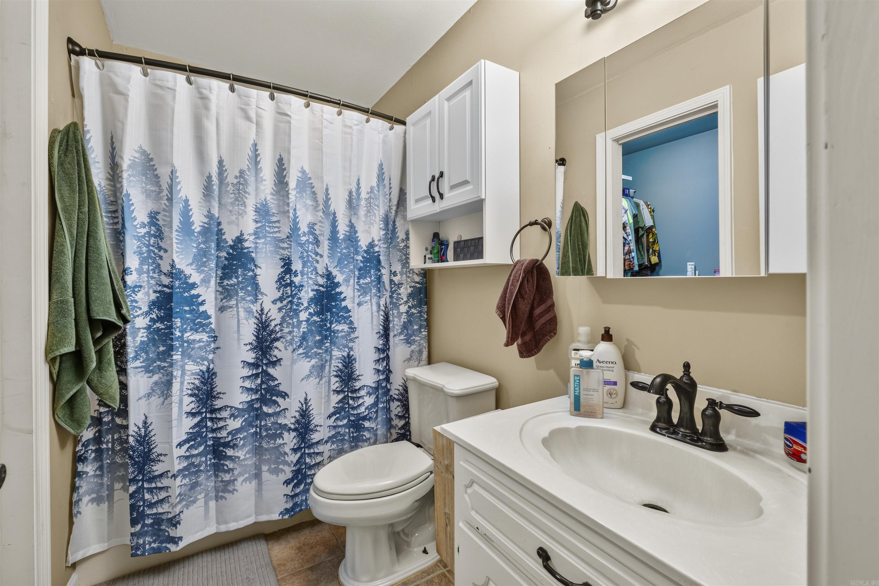 60 Andrew Dr Property Photo 18