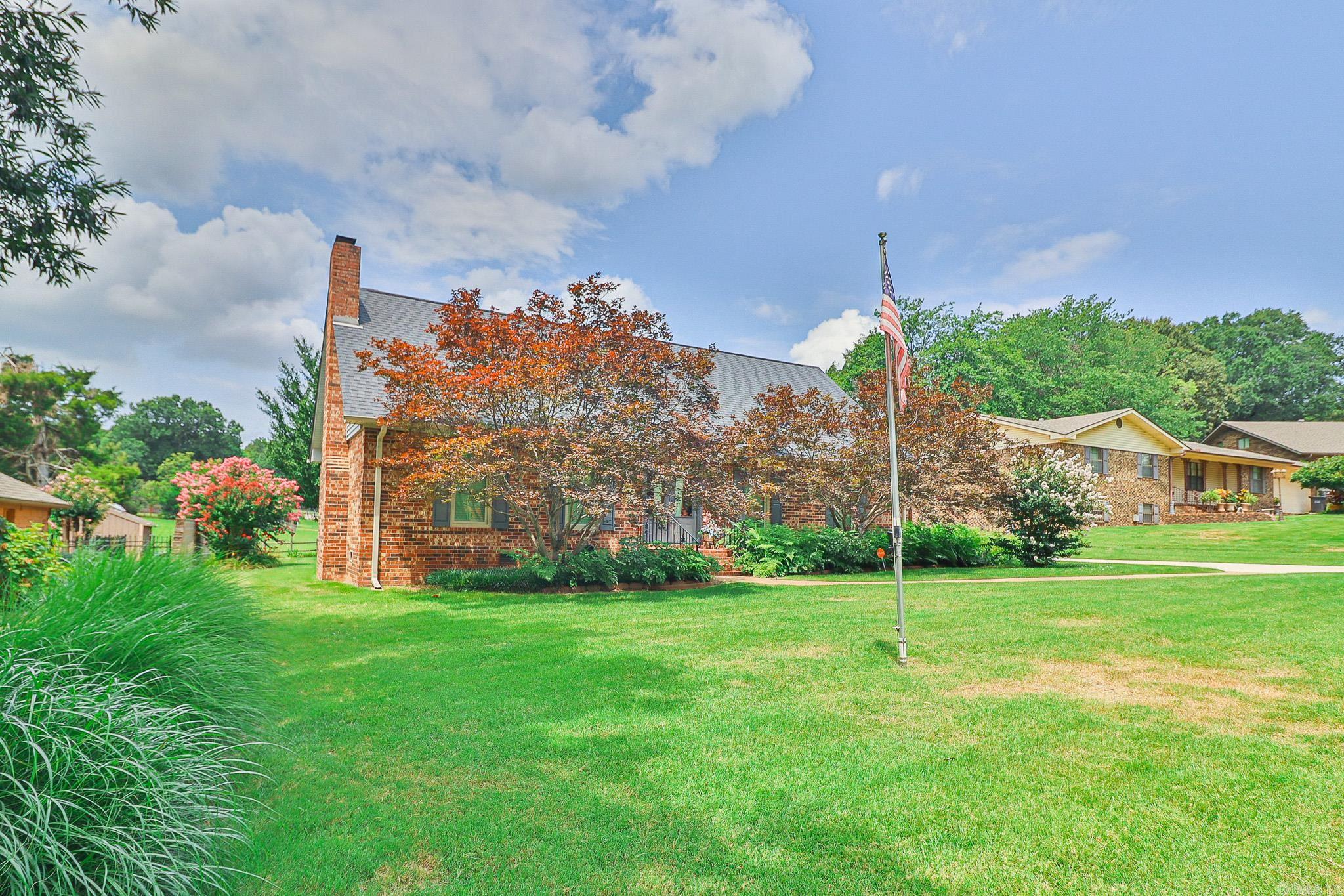1509 Hillcrest Drive Property Photo 2