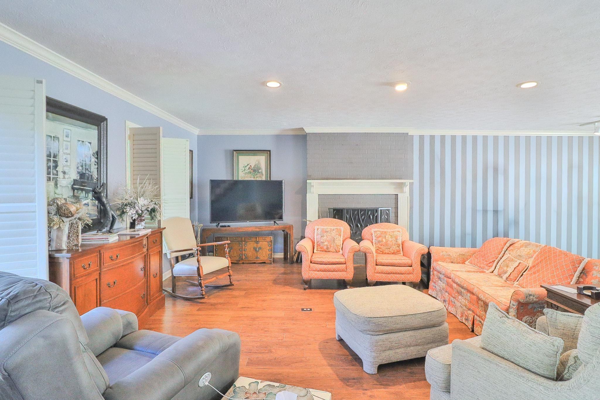 1509 Hillcrest Drive Property Photo 7