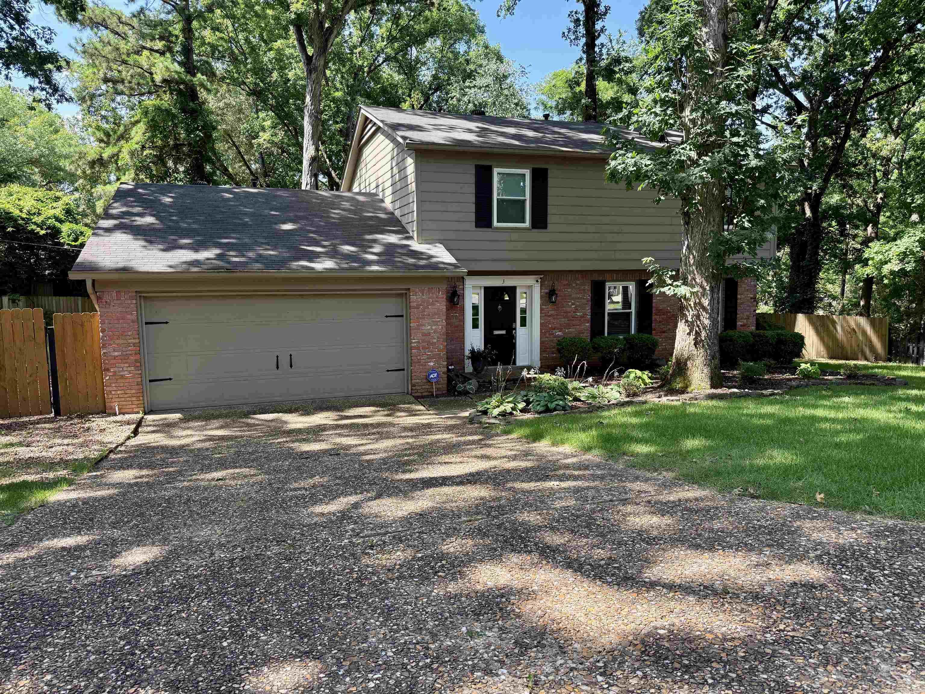 3 Coachlight Circle Property Photo 1