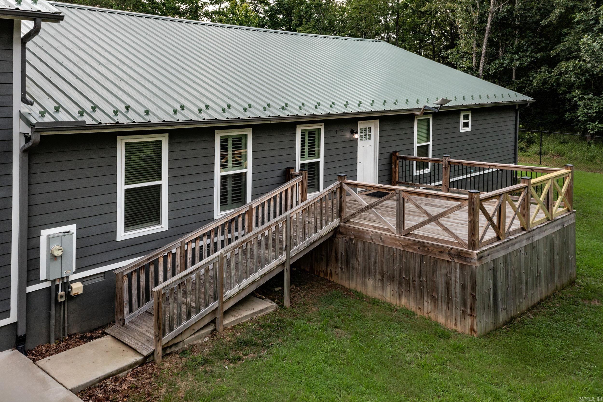 8635 Sparks Road Property Photo 7