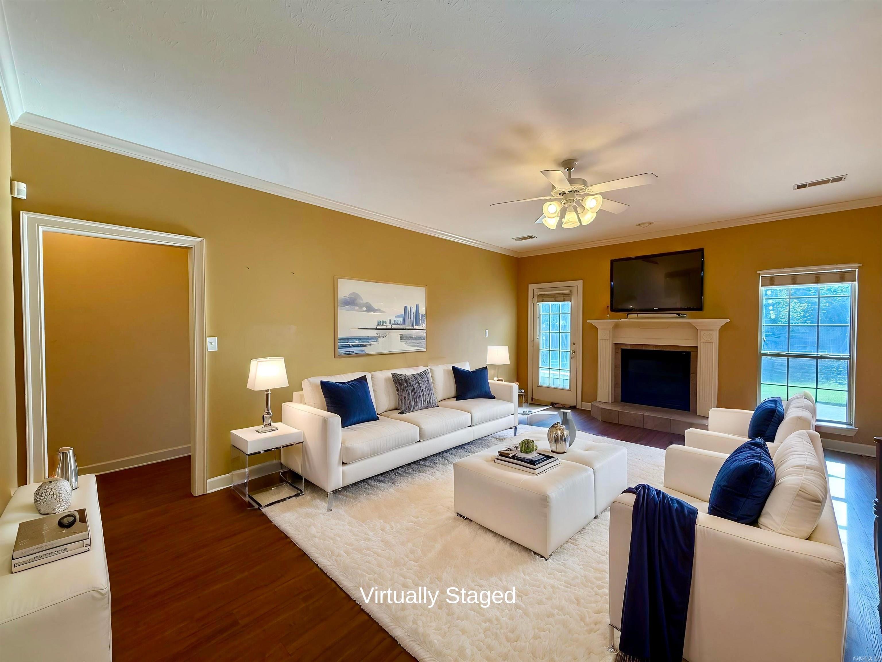 1355 Stone Crest Property Photo 3