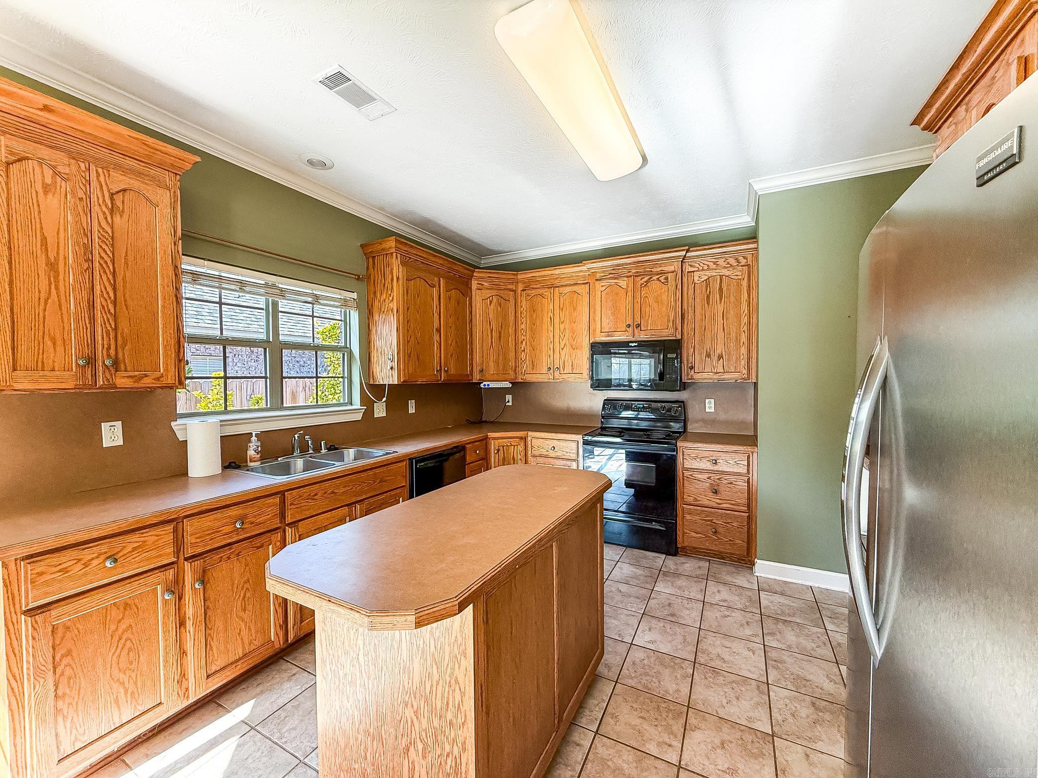 1355 Stone Crest Property Photo 6