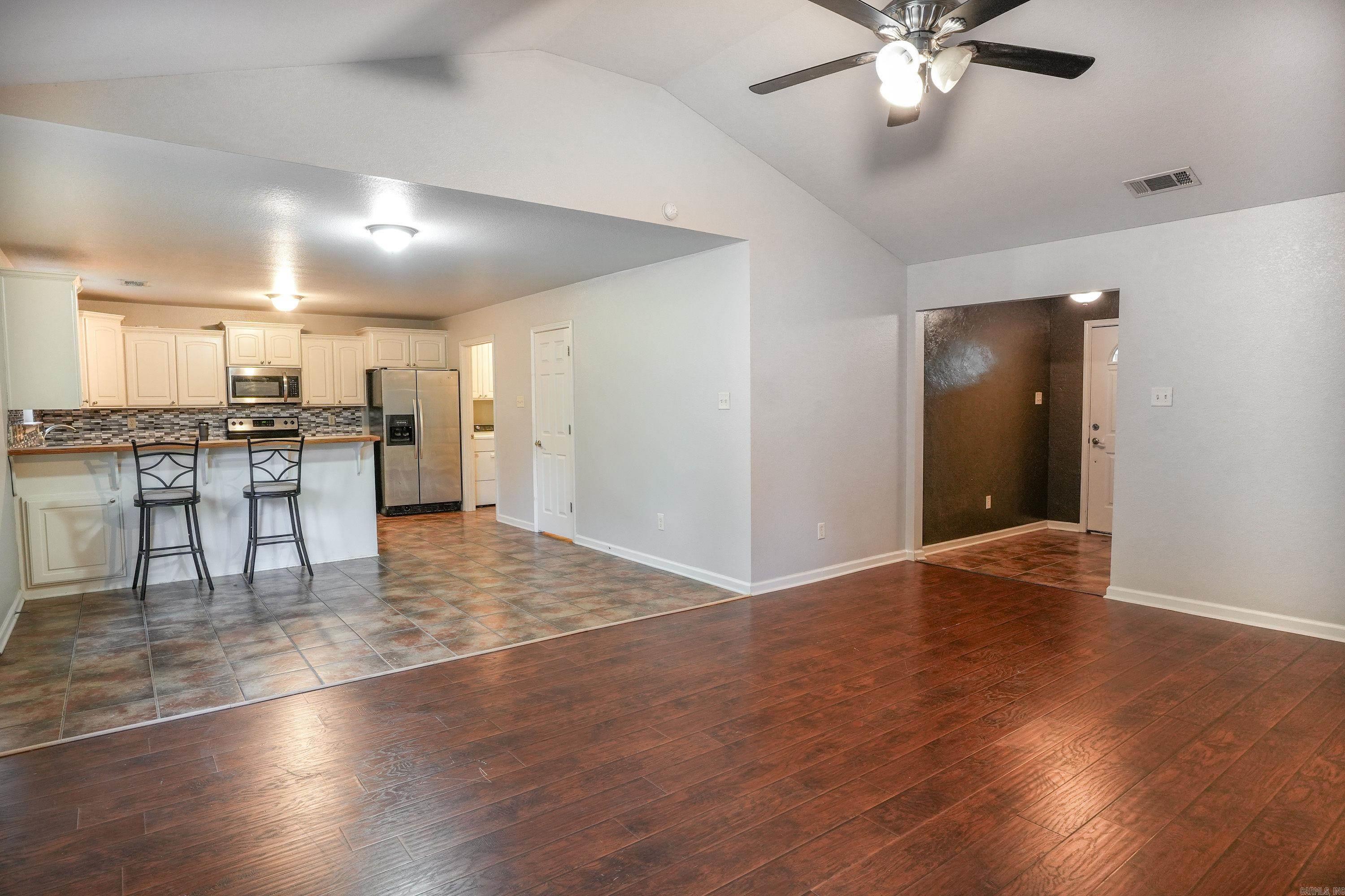 300 Weathering Lane Property Photo 5
