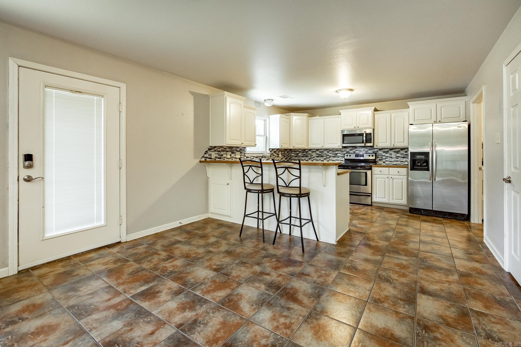 300 Weathering Lane Property Photo 8