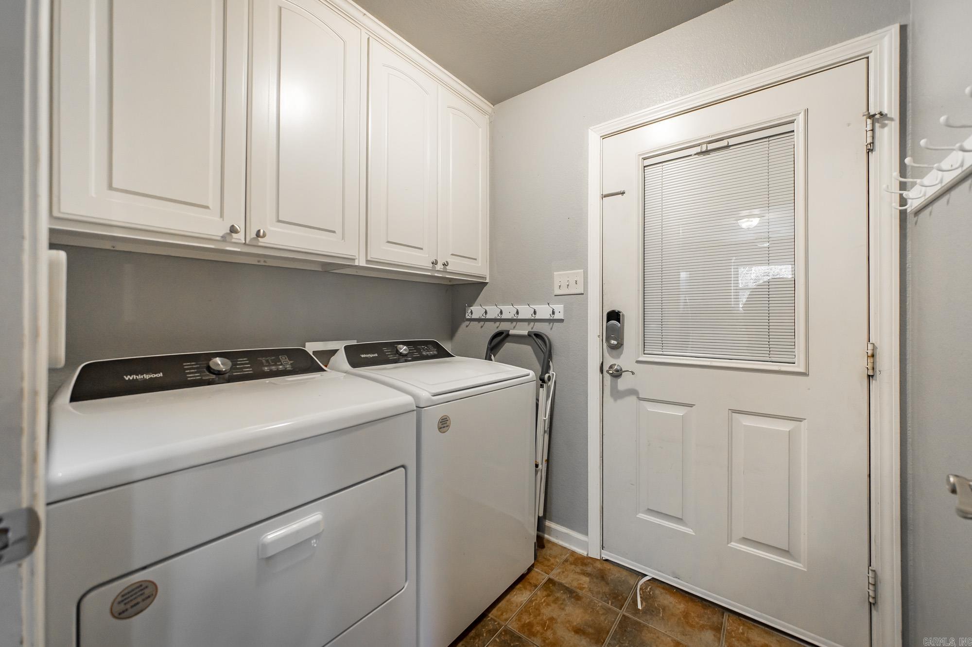 300 Weathering Lane Property Photo 12