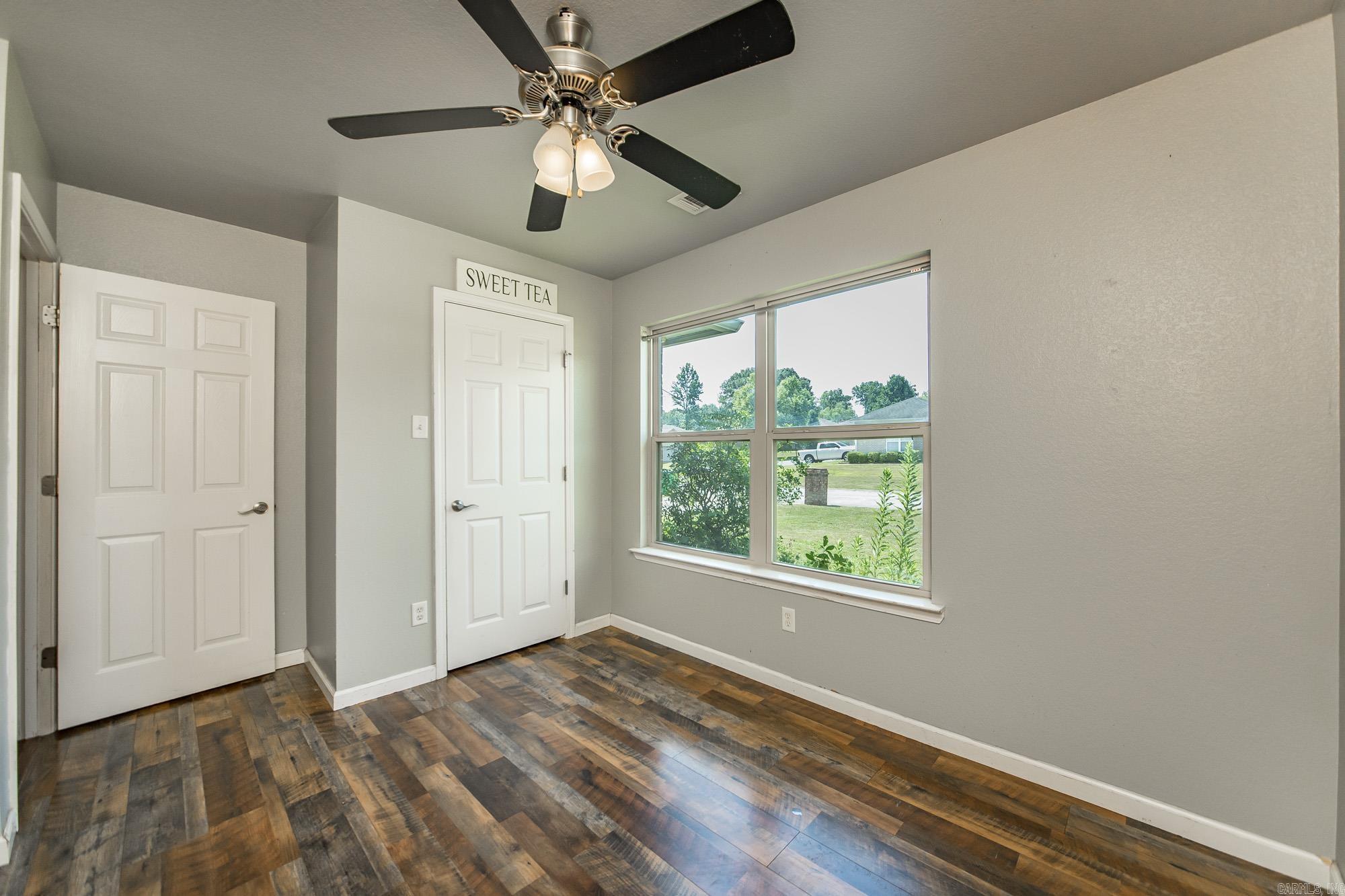 300 Weathering Lane Property Photo 15
