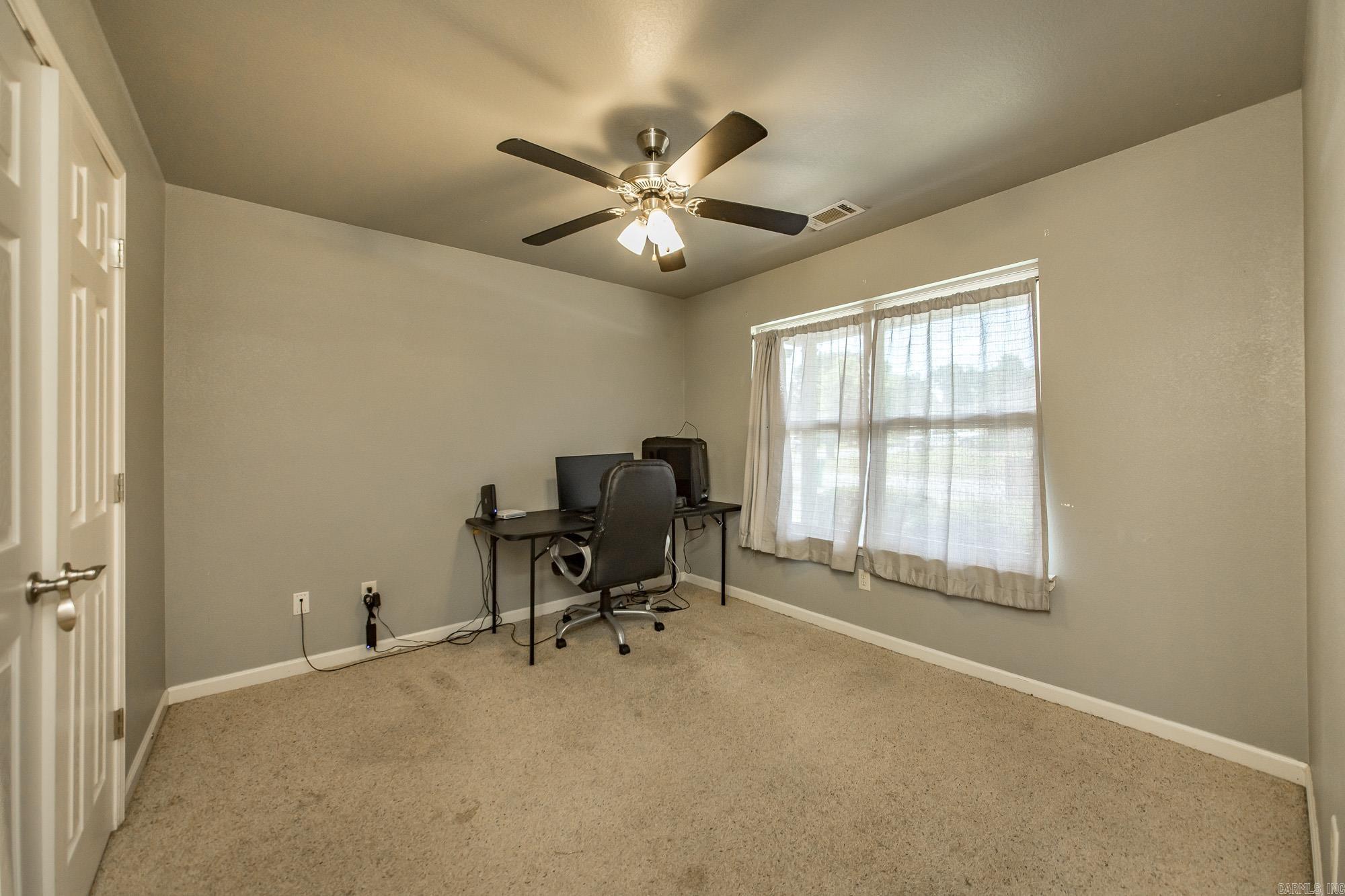 300 Weathering Lane Property Photo 17