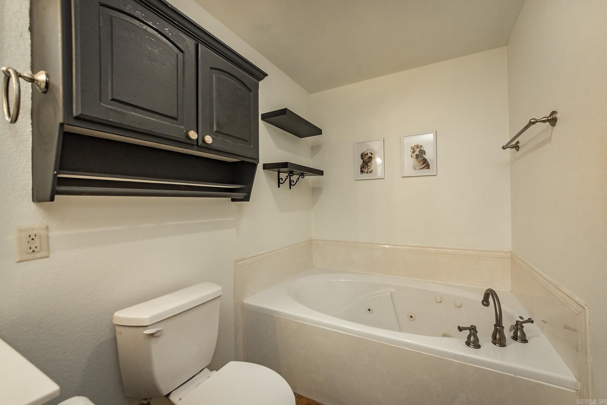 300 Weathering Lane Property Photo 24