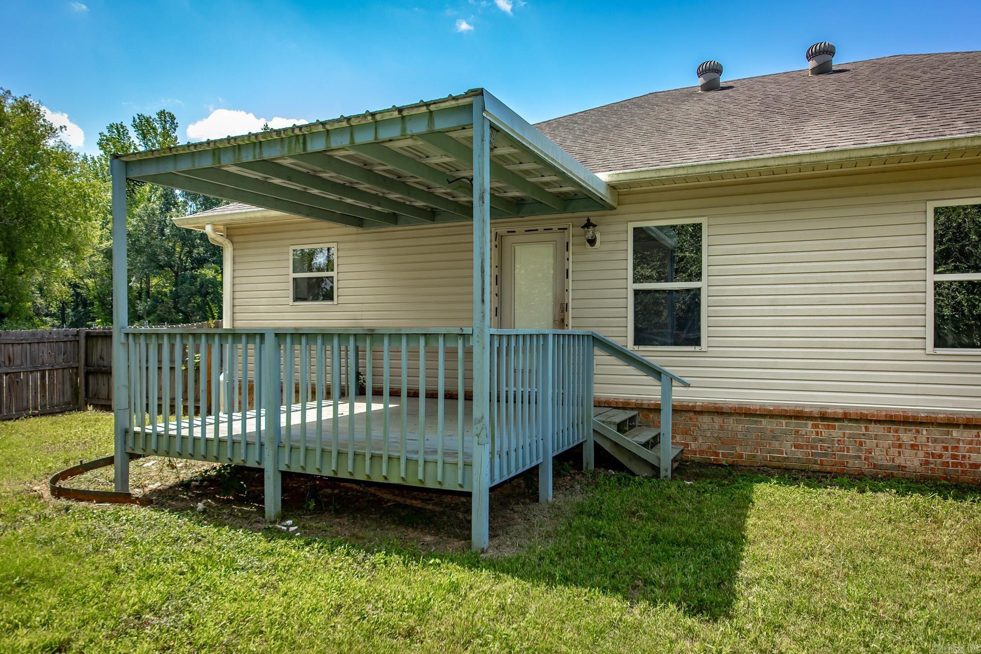 300 Weathering Lane Property Photo 27