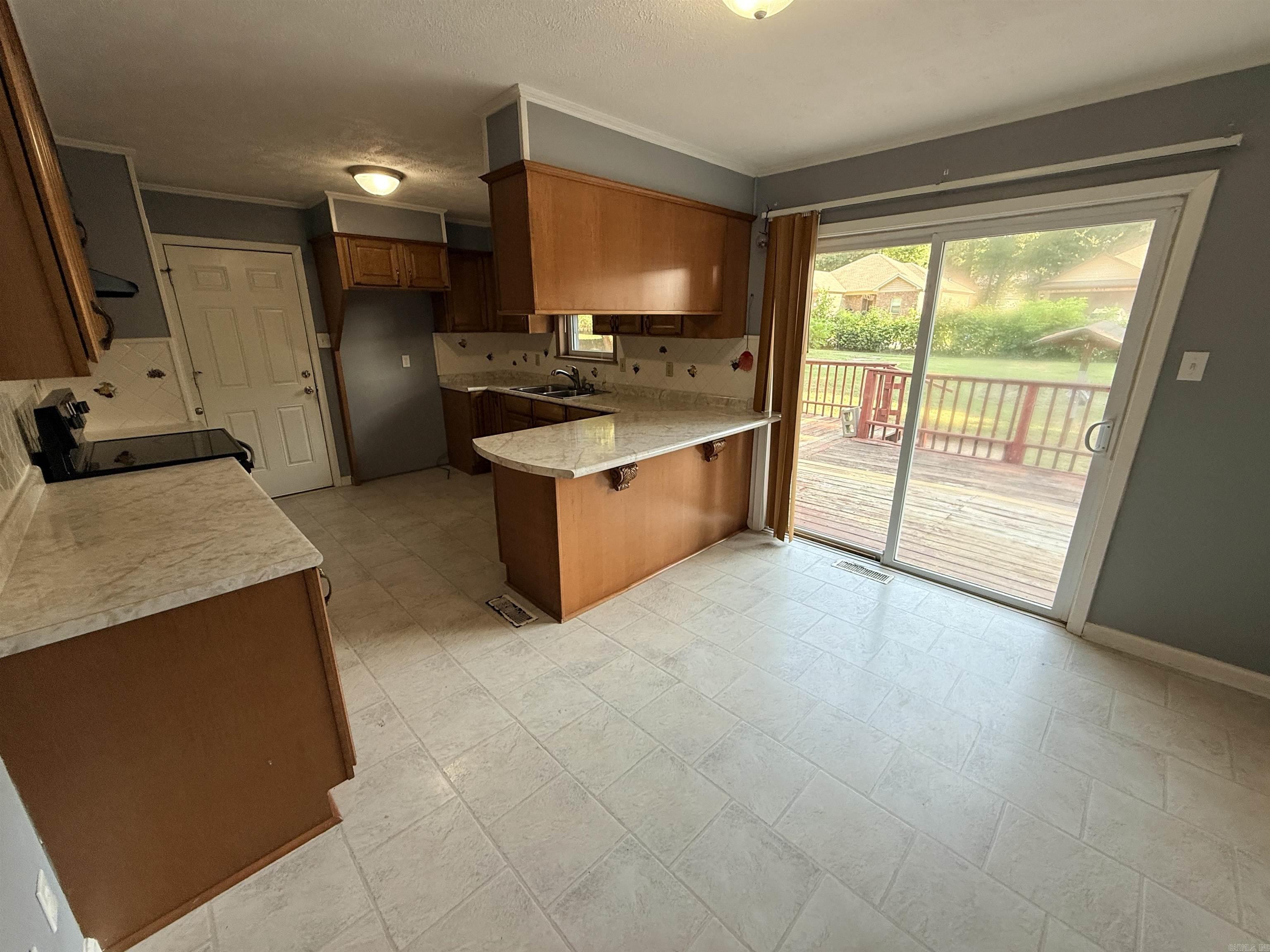 1002 Eastern Ave Property Photo 11