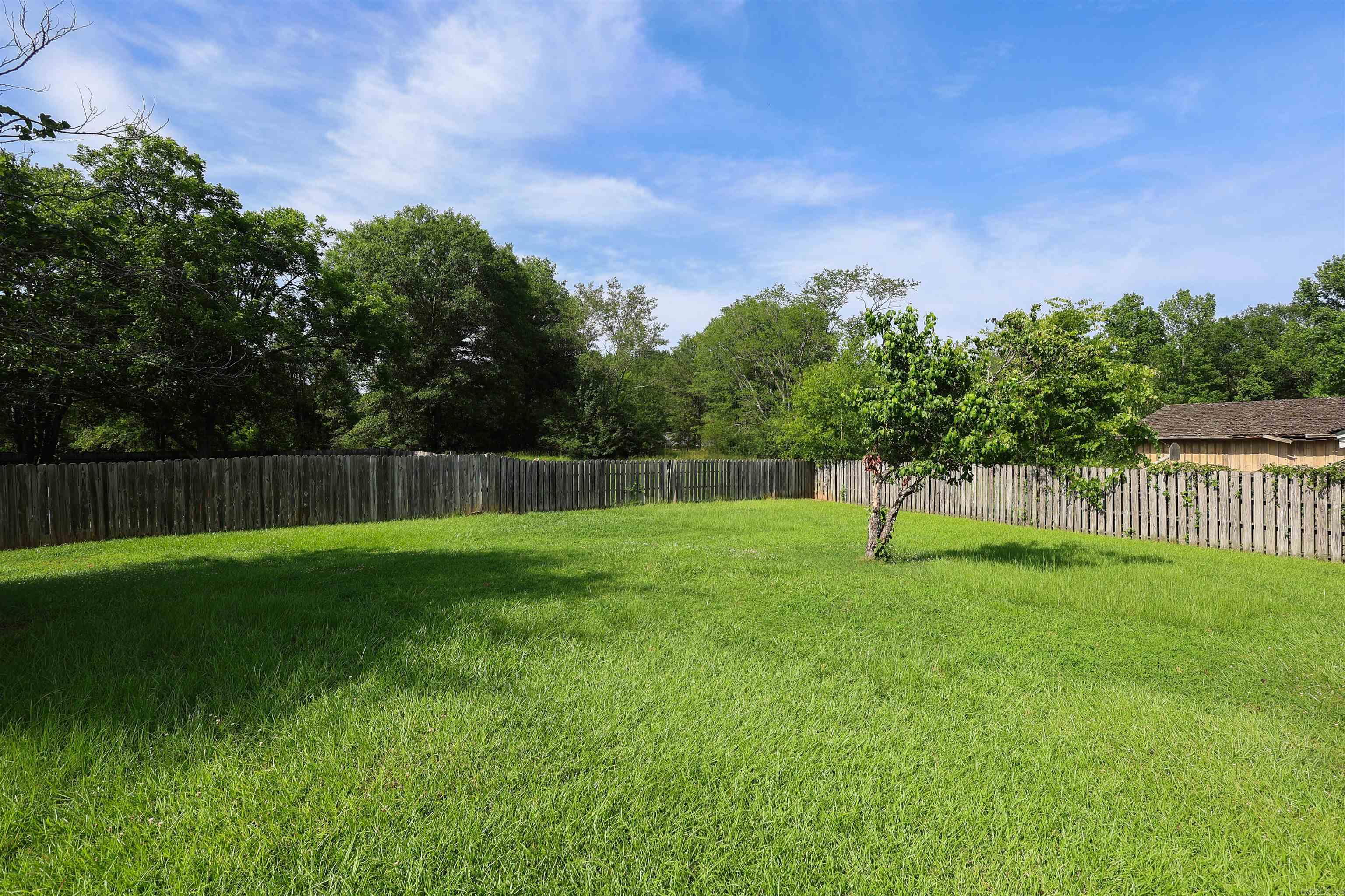 124 N Hill Street Property Photo 46