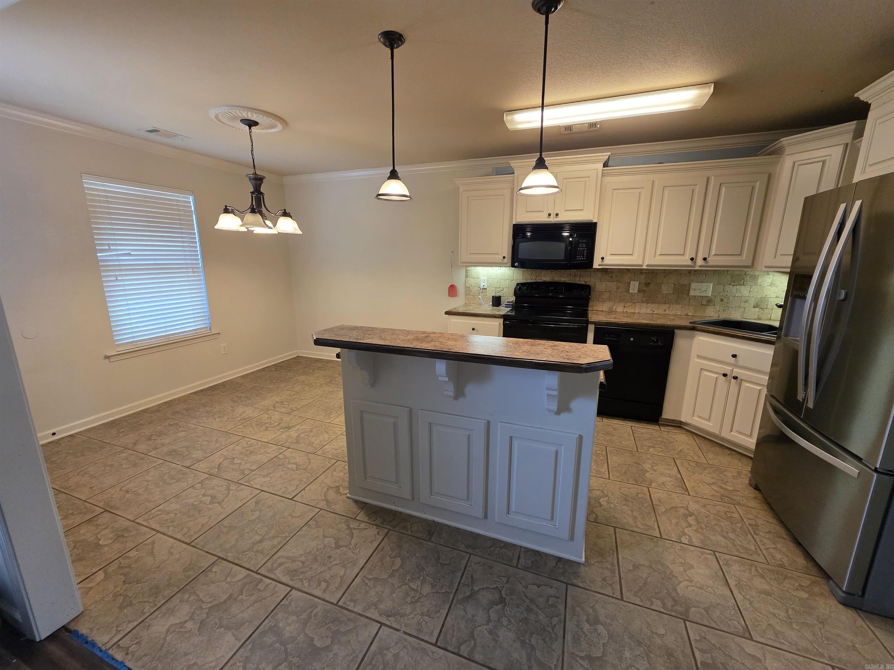 37 Green Apple Drive Property Photo 4