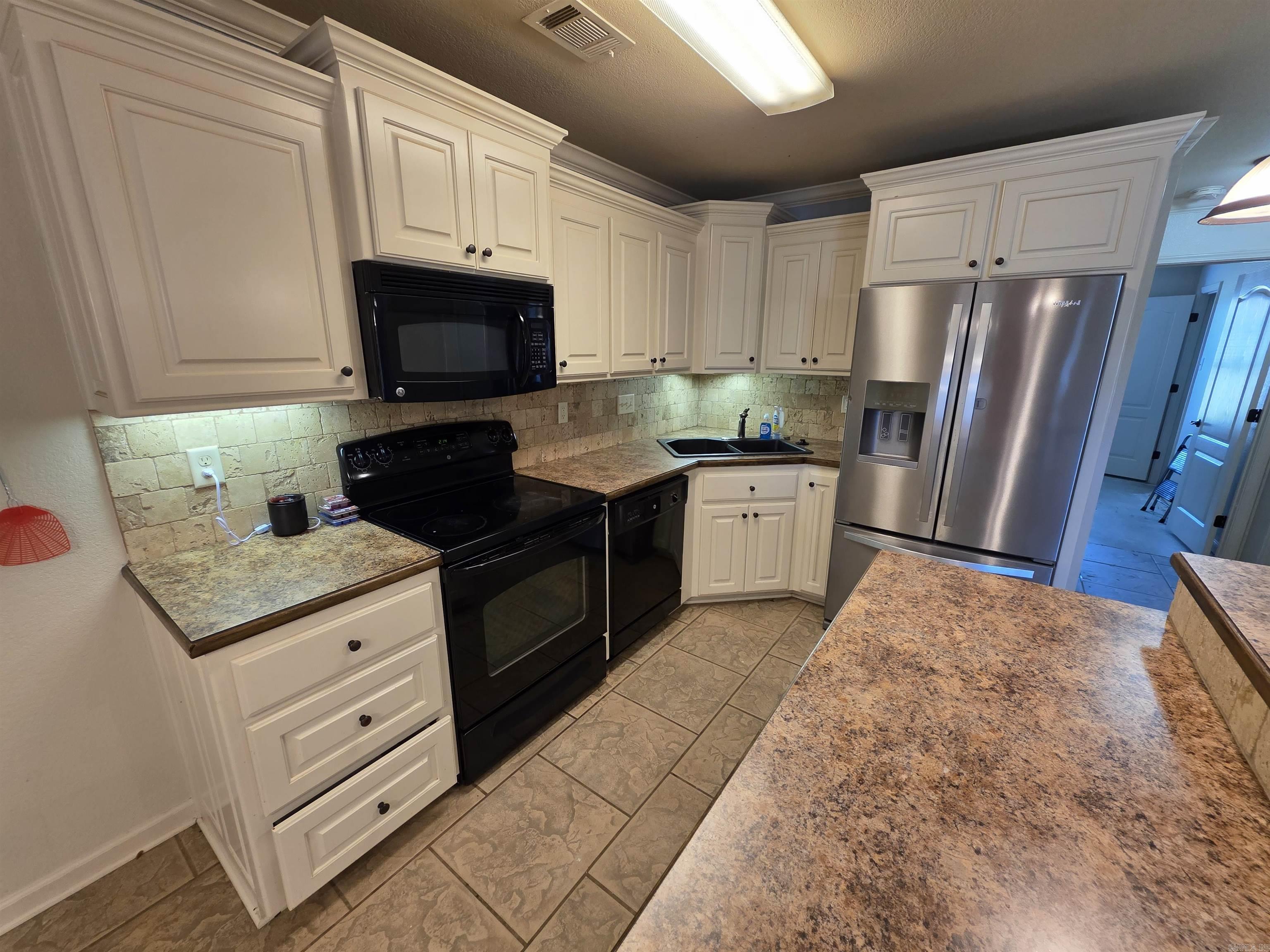 37 Green Apple Drive Property Photo 6