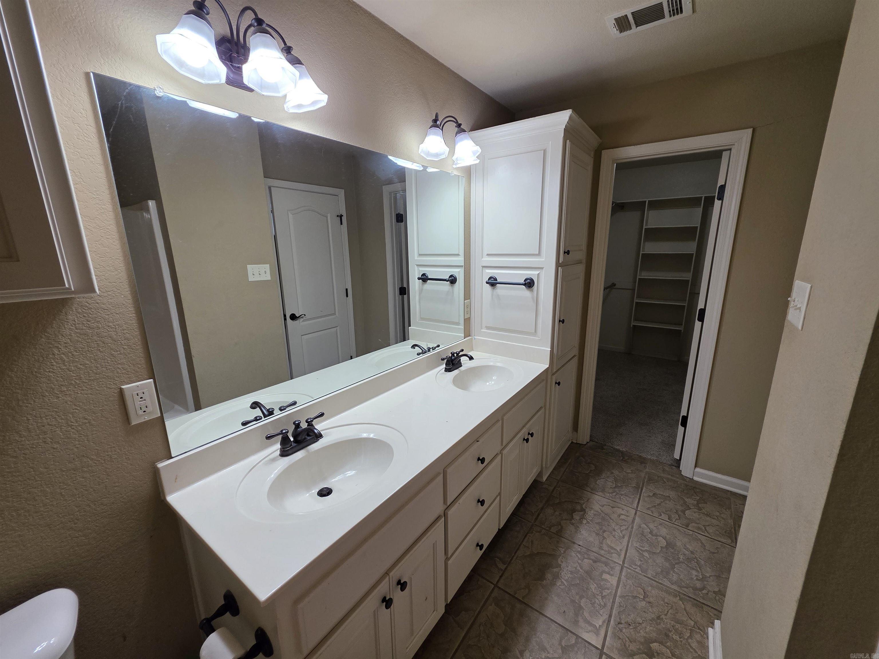 37 Green Apple Drive Property Photo 13