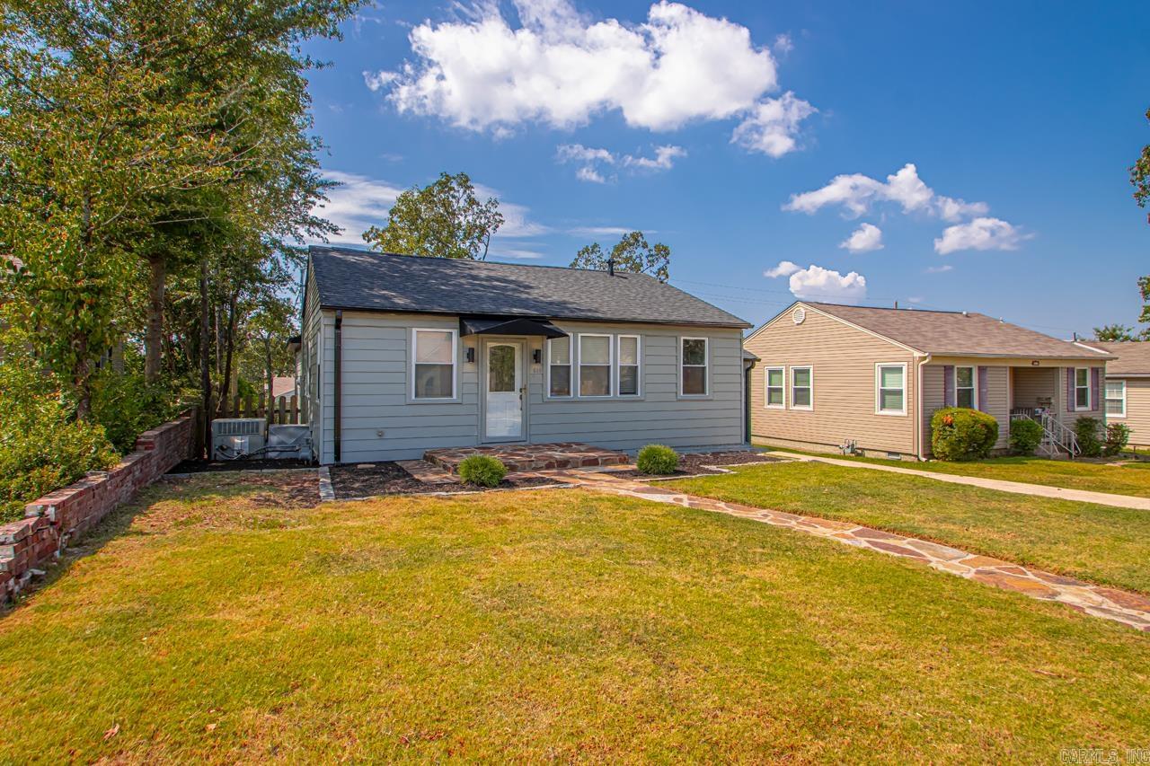 6609 Greenwood Rd Property Photo 1