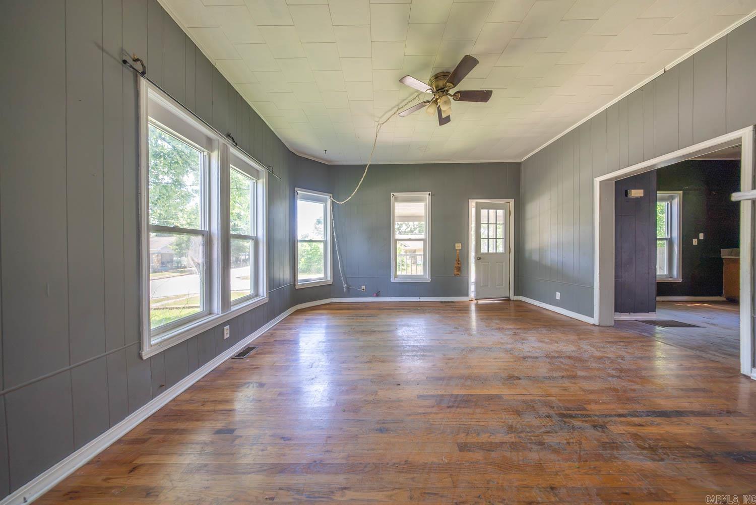 222 S 6th Street Property Photo 5