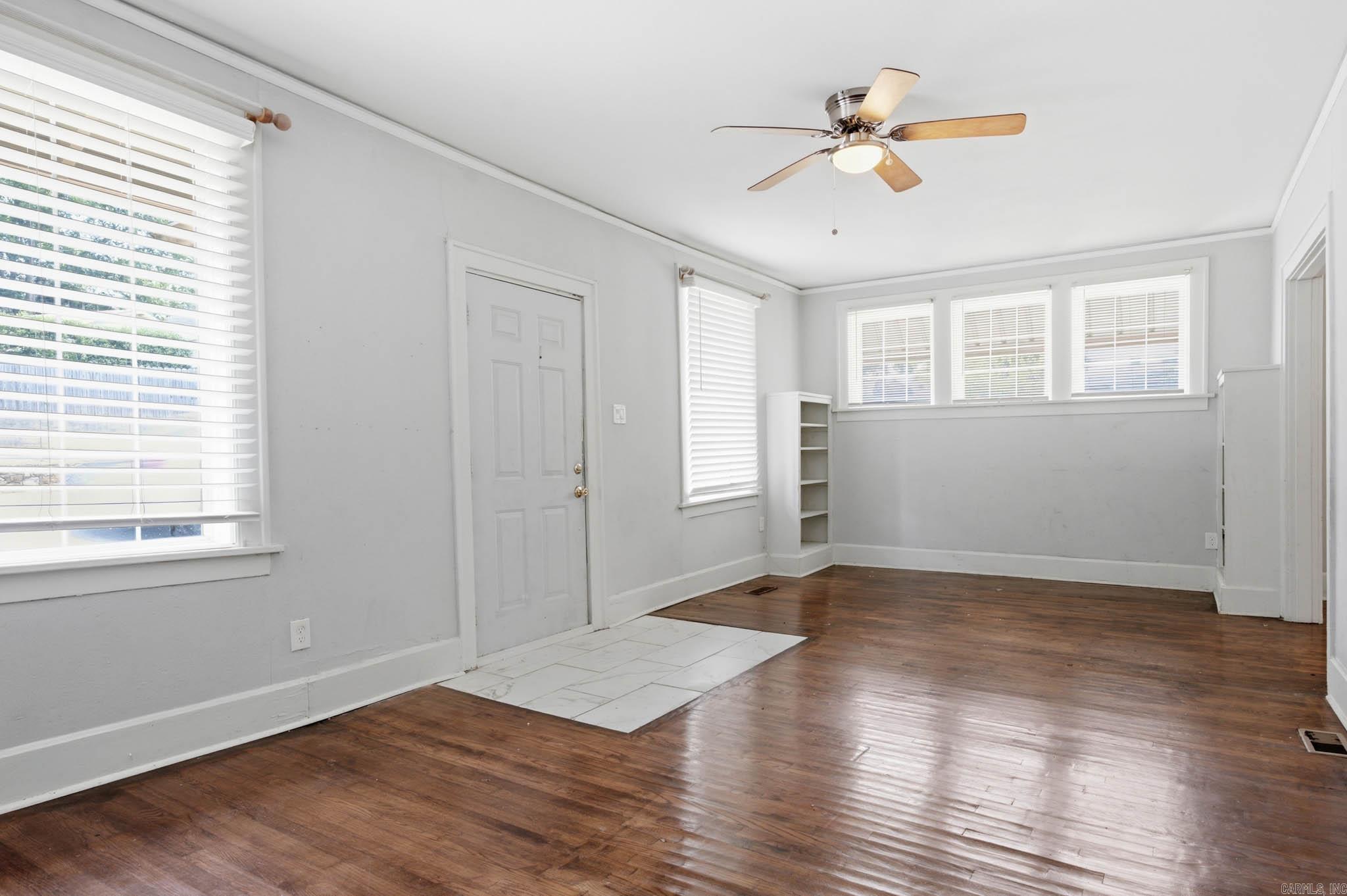 3315 W Markham Street Property Photo 3