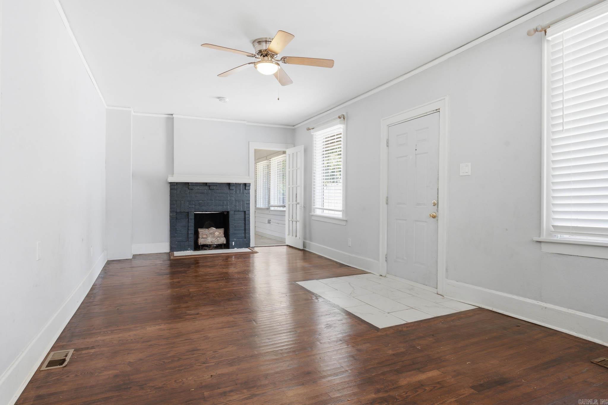3315 W Markham Street Property Photo 4