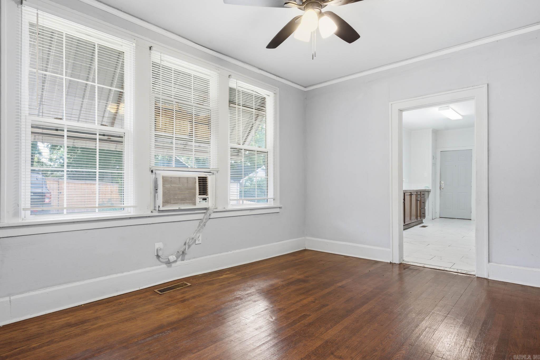 3315 W Markham Street Property Photo 10