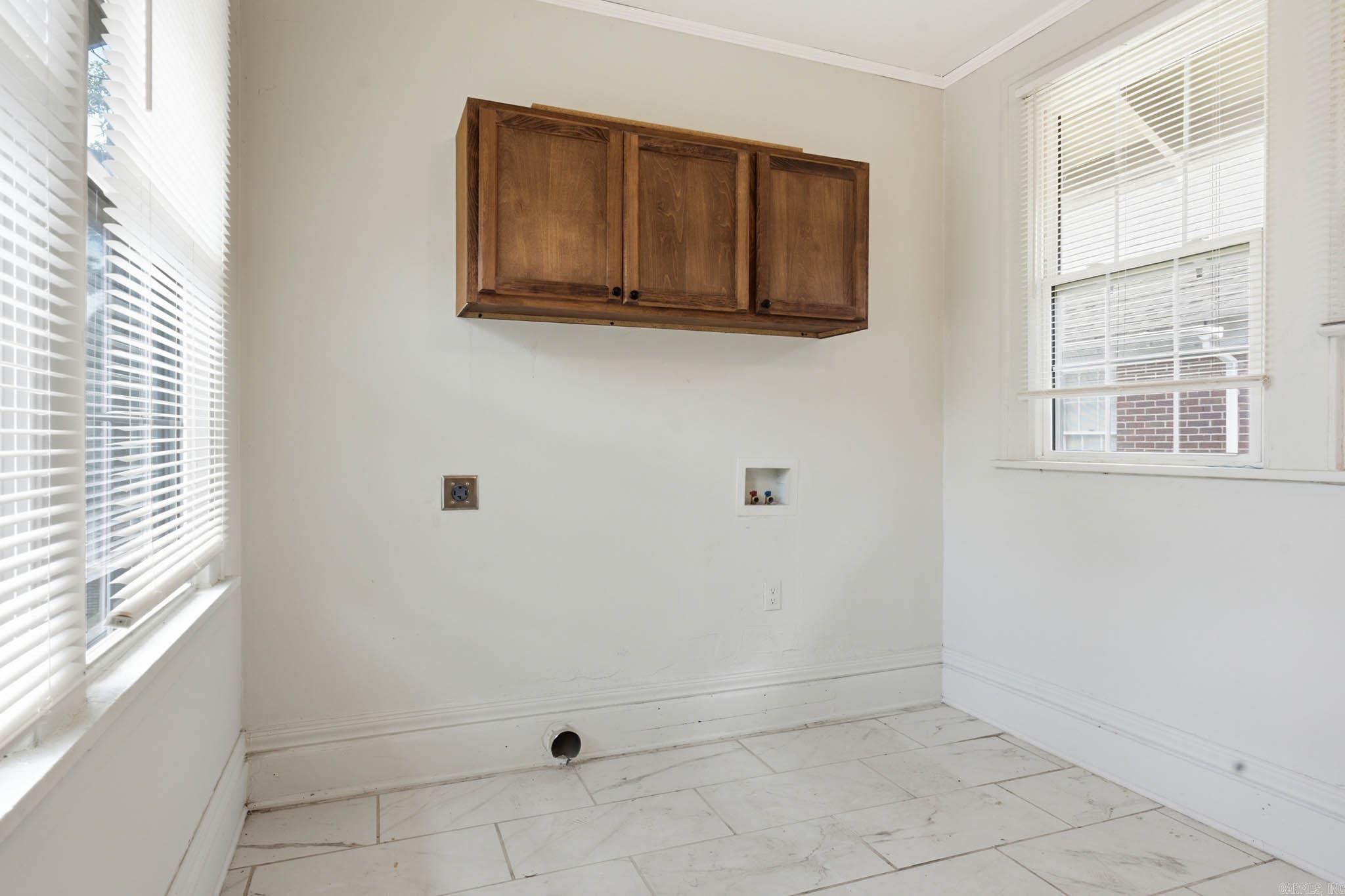 3315 W Markham Street Property Photo 15