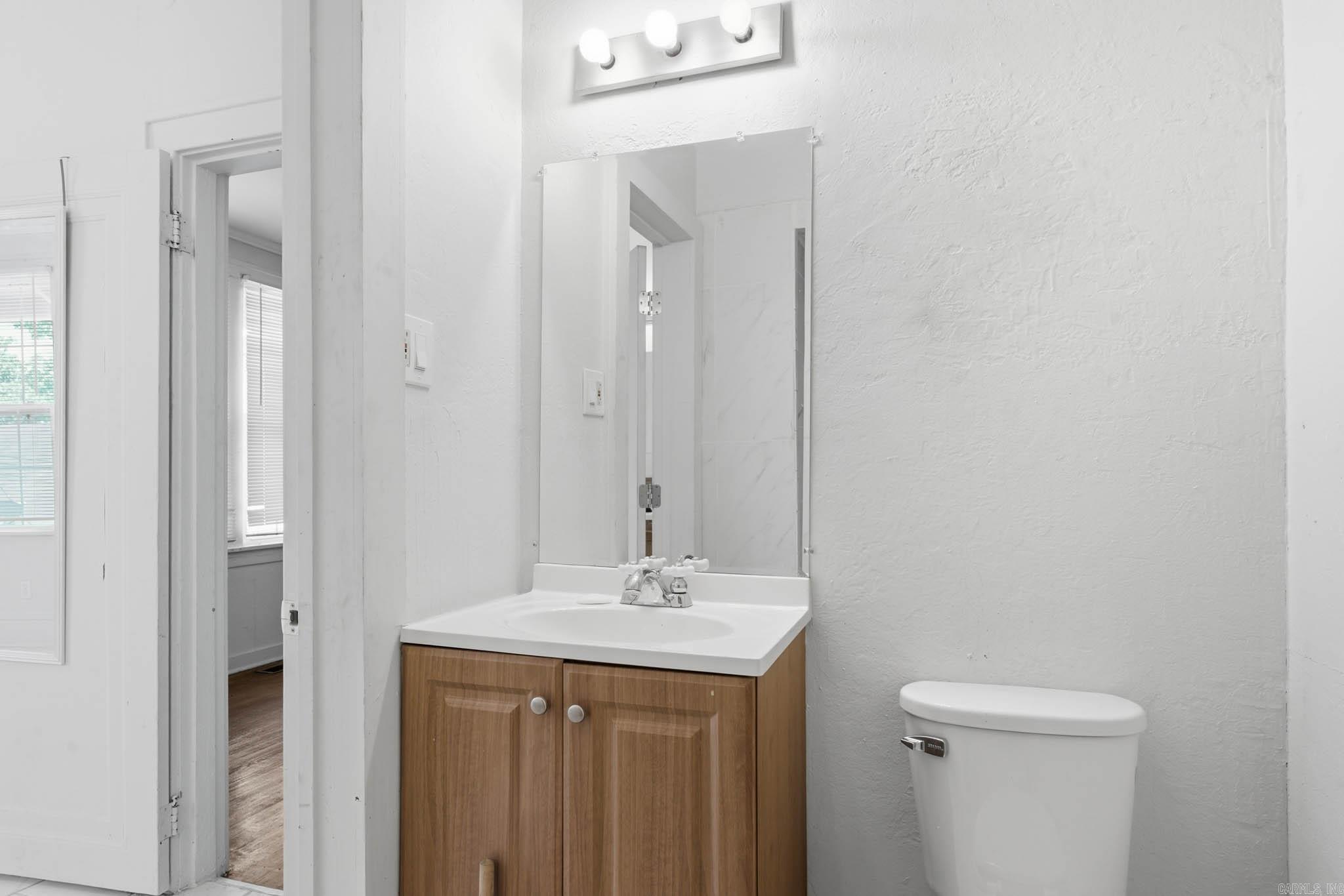 3315 W Markham Street Property Photo 19