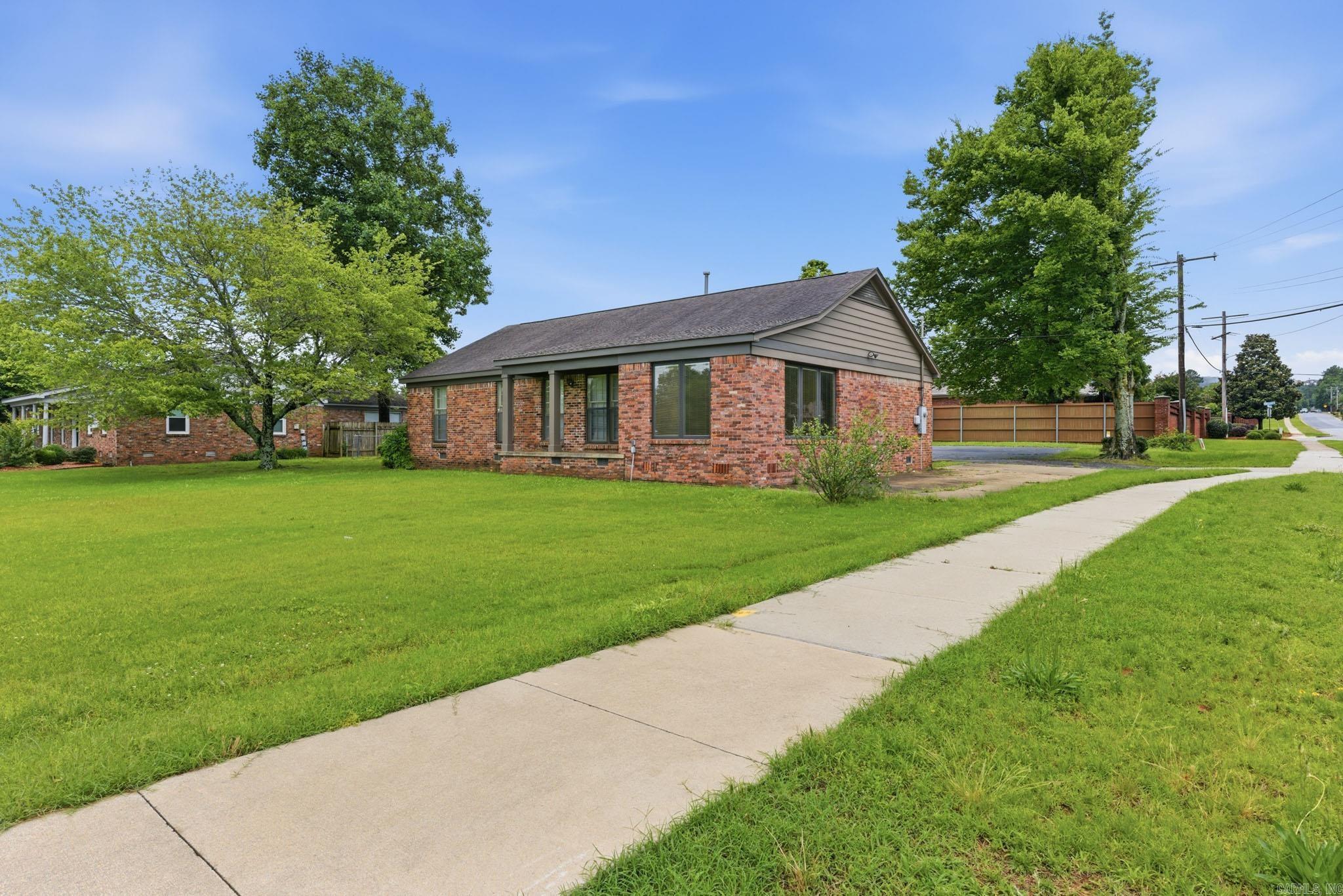 16723 Cantrell Road Property Photo 2