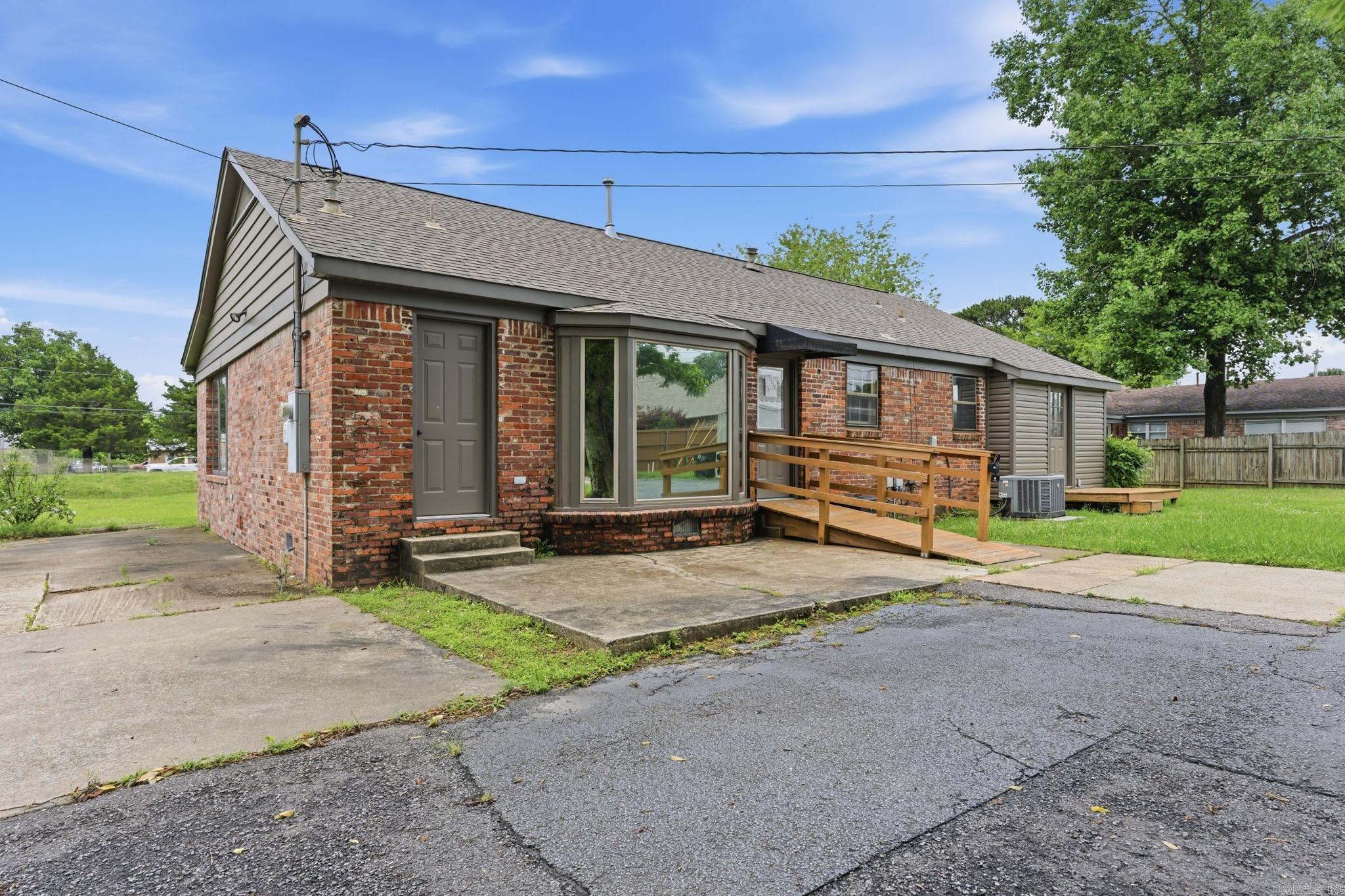 16723 Cantrell Road Property Photo 5