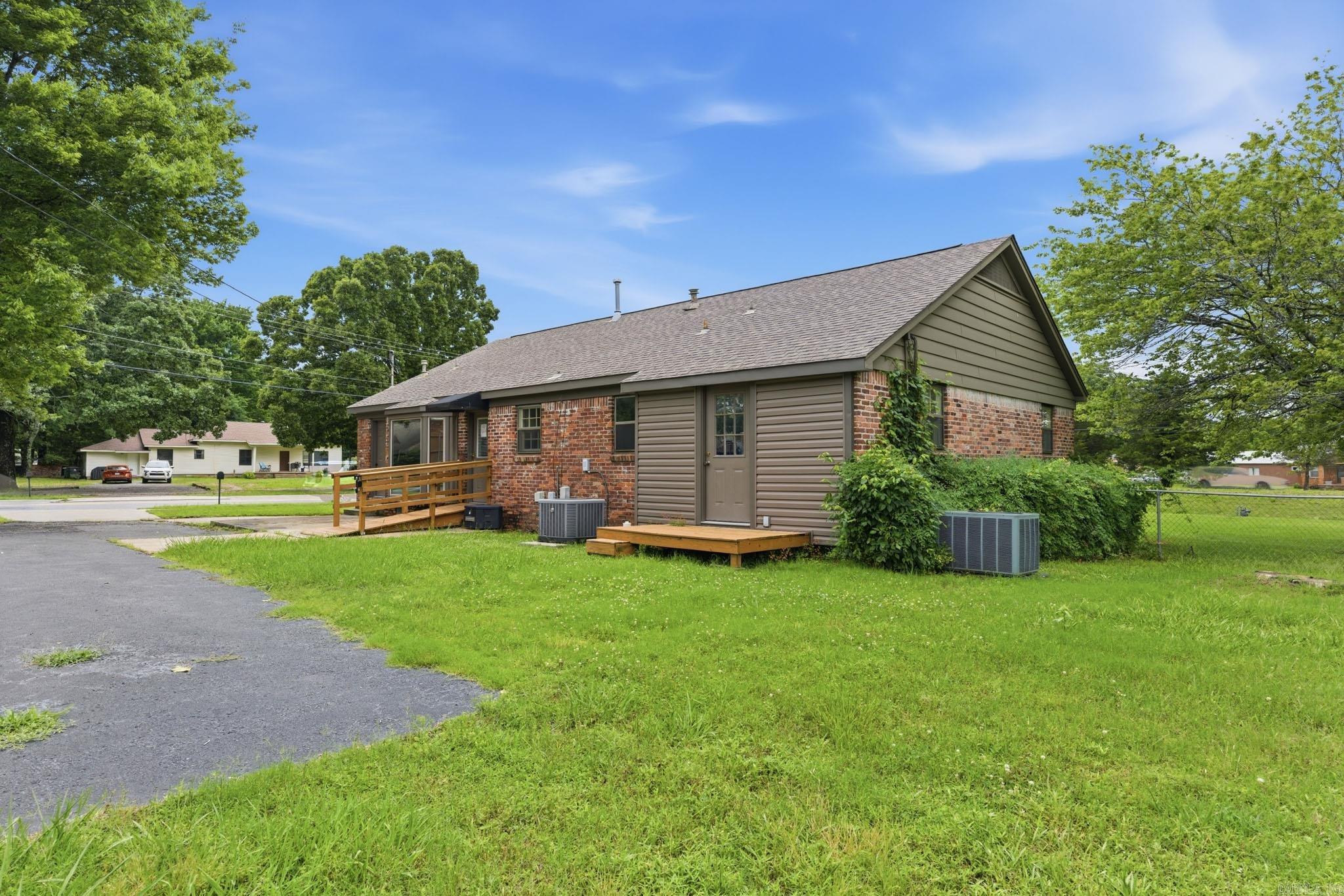 16723 Cantrell Road Property Photo 7