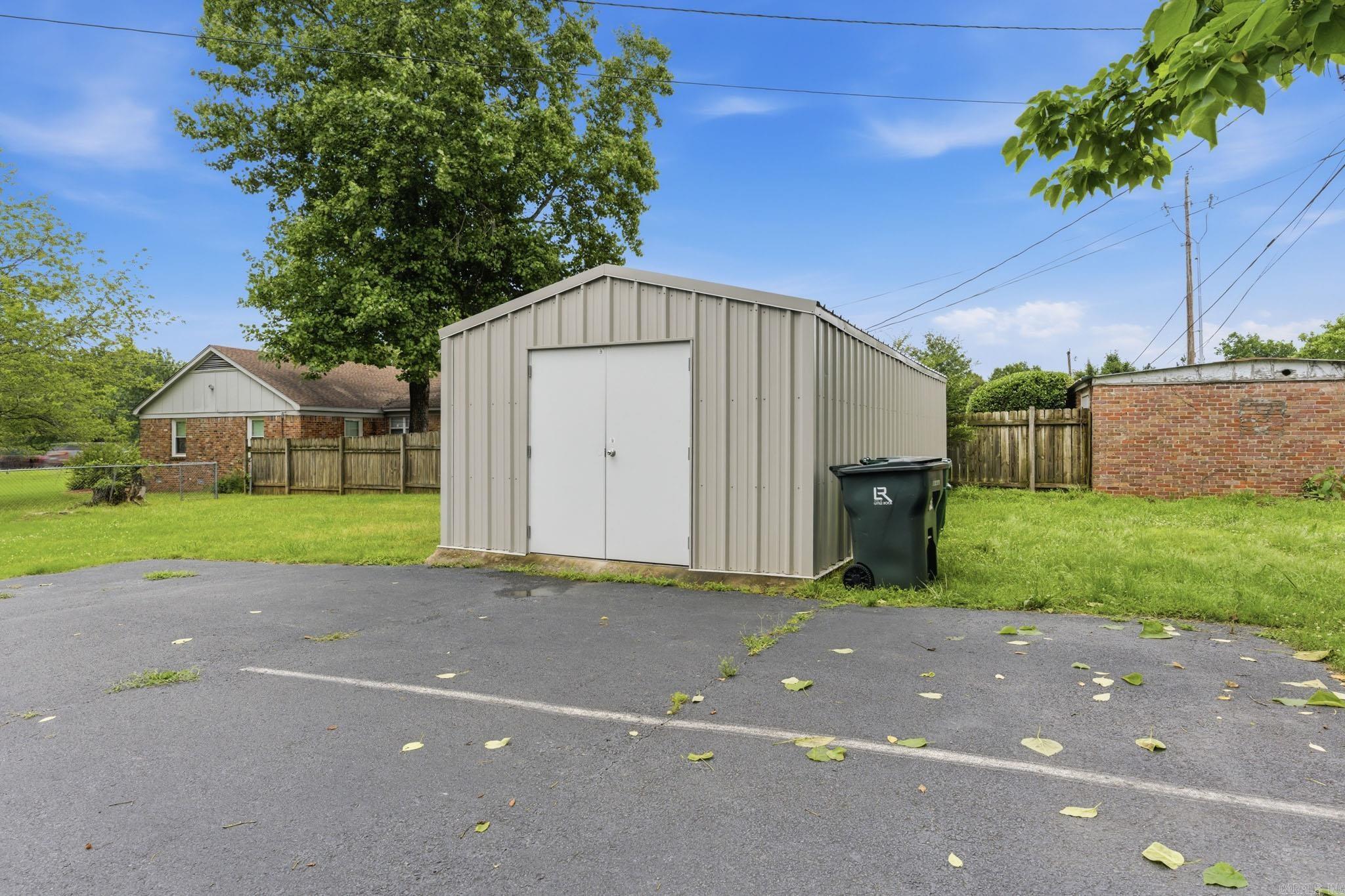 16723 Cantrell Road Property Photo 8