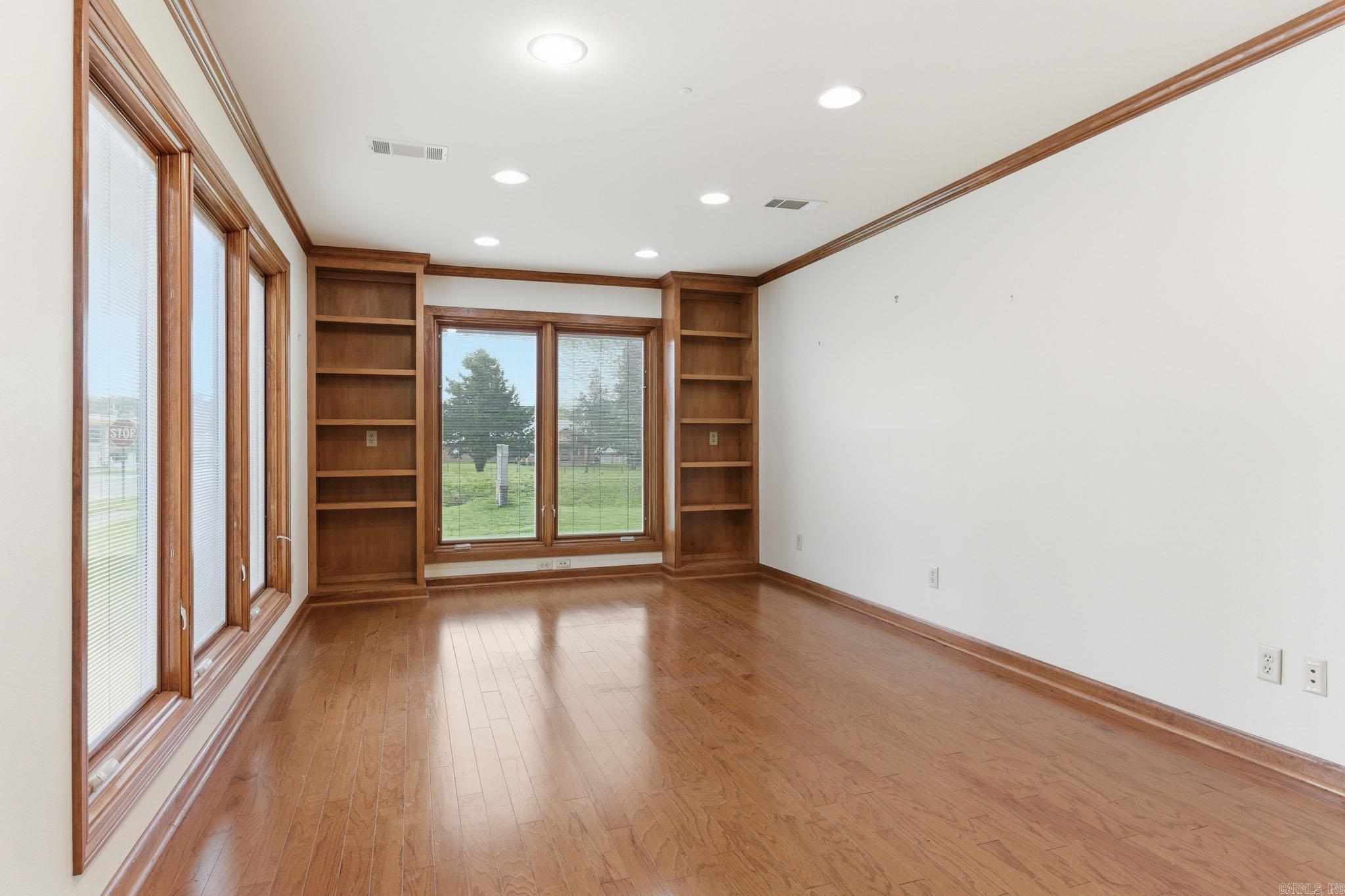 16723 Cantrell Road Property Photo 14