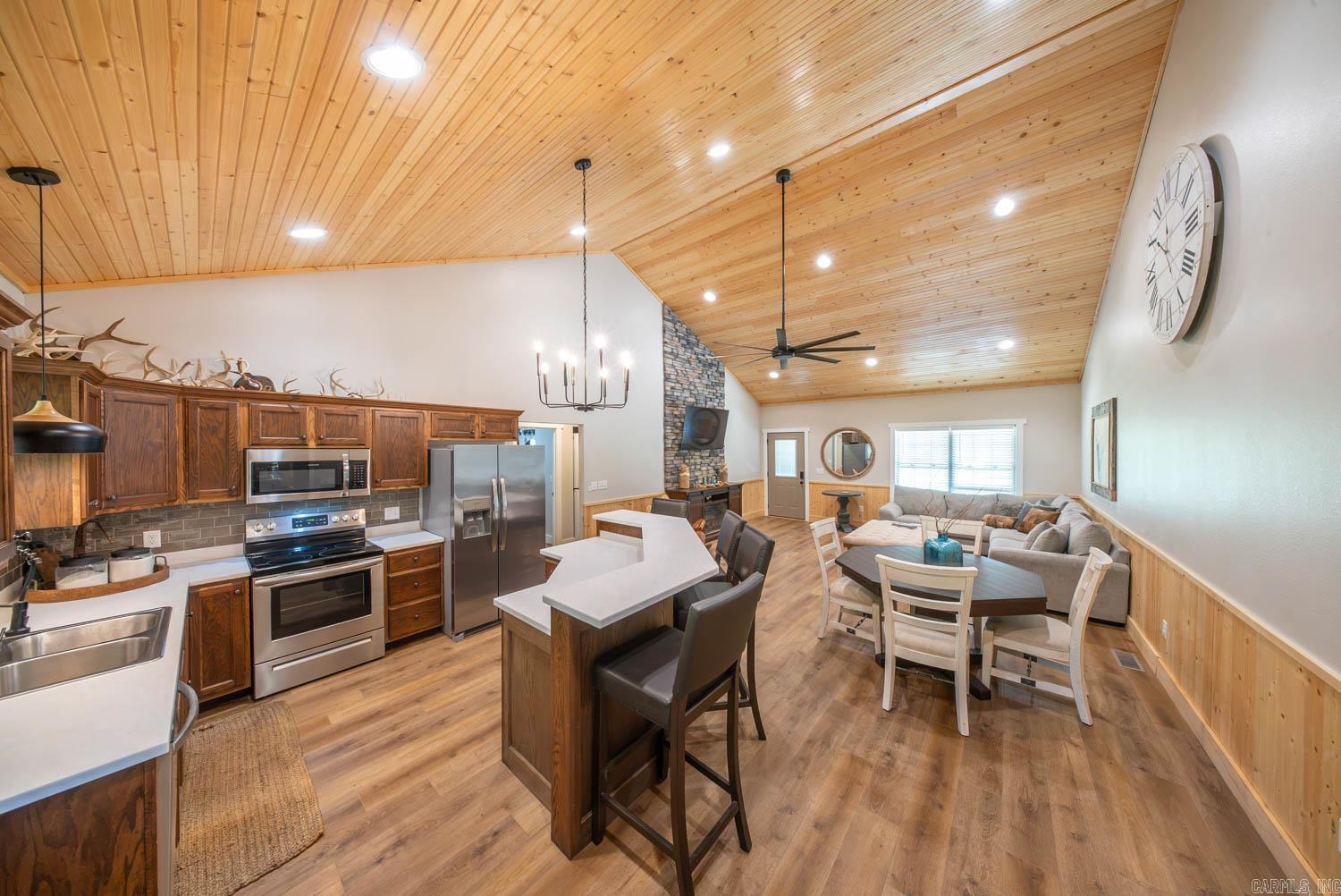 347 Big Trout Trail Property Photo 17