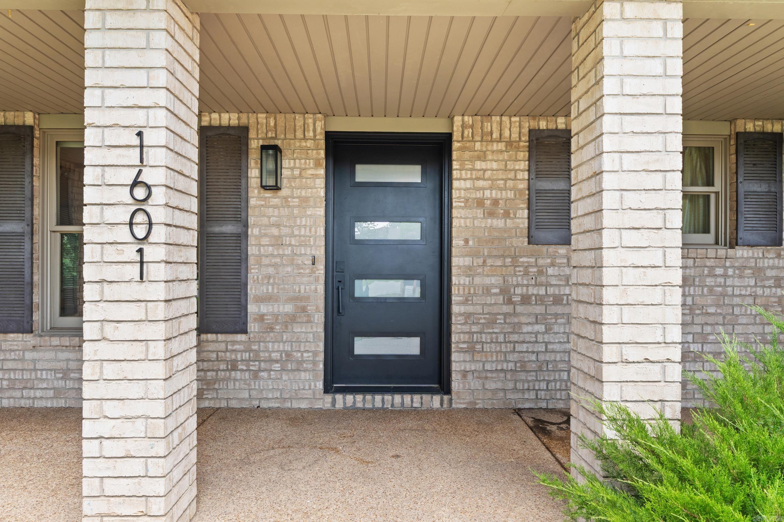 1601 Inverness Property Photo 2