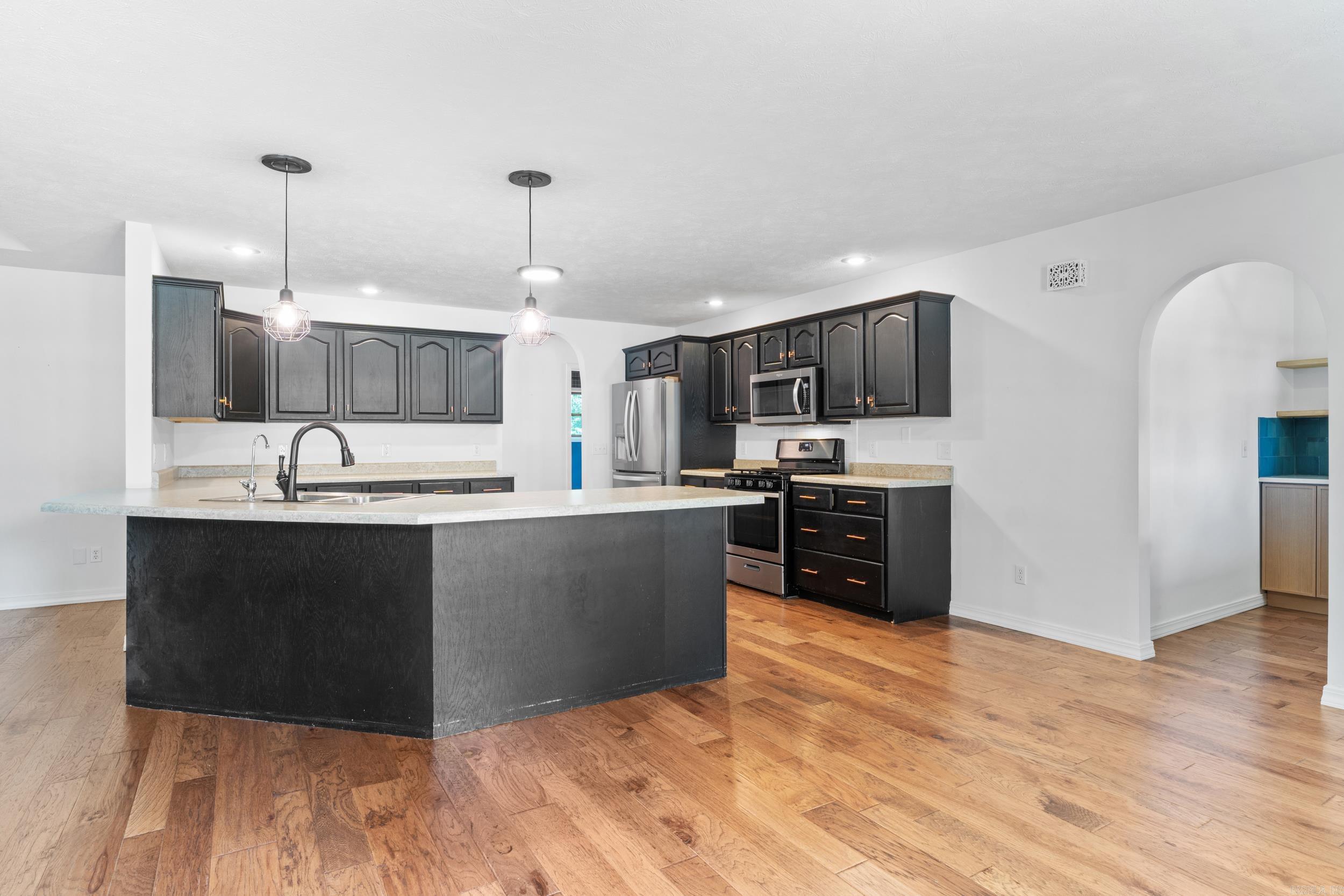 1601 Inverness Property Photo 4
