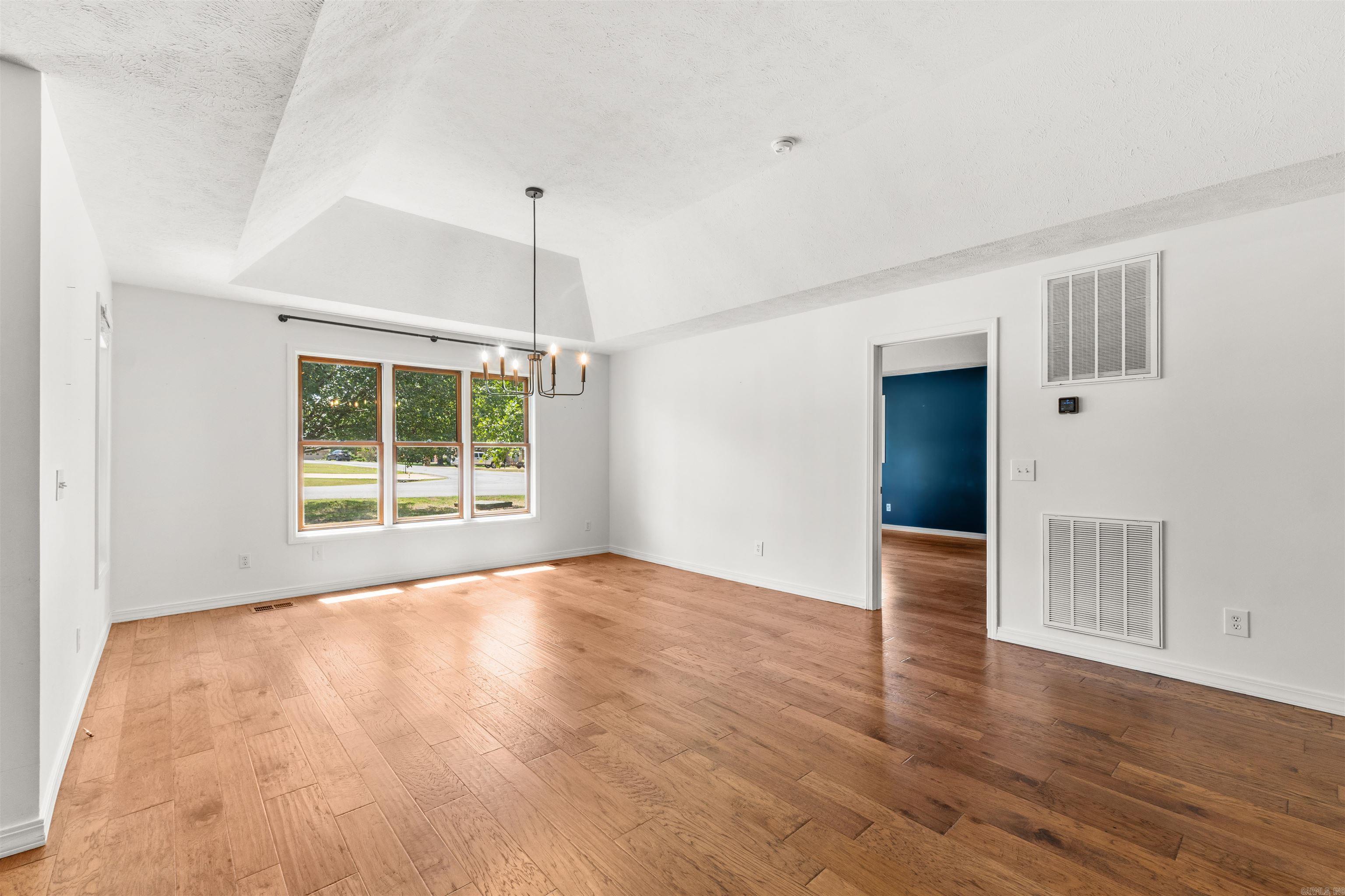 1601 Inverness Property Photo 9