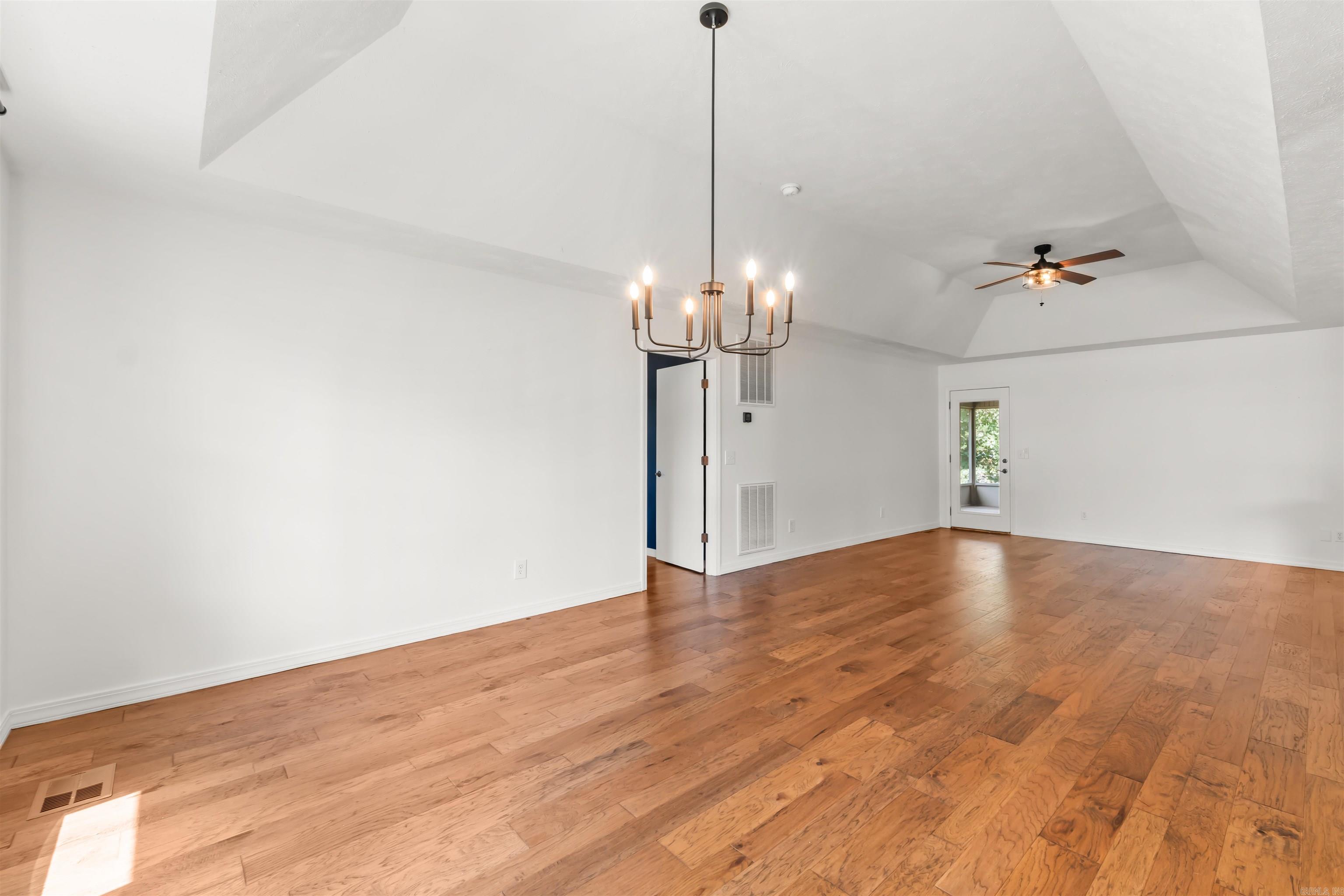 1601 Inverness Property Photo 11