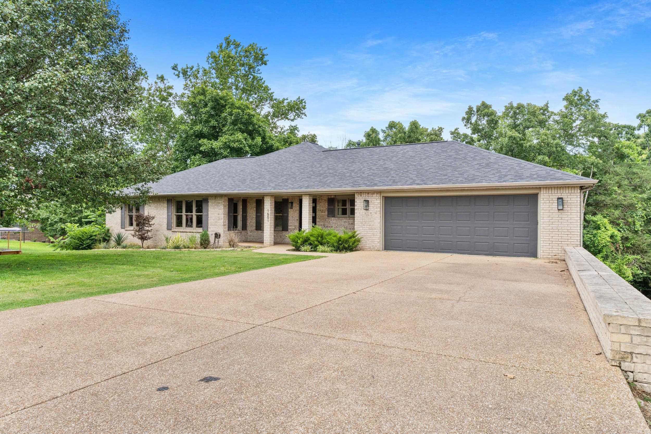 1601 Inverness Property Photo 38