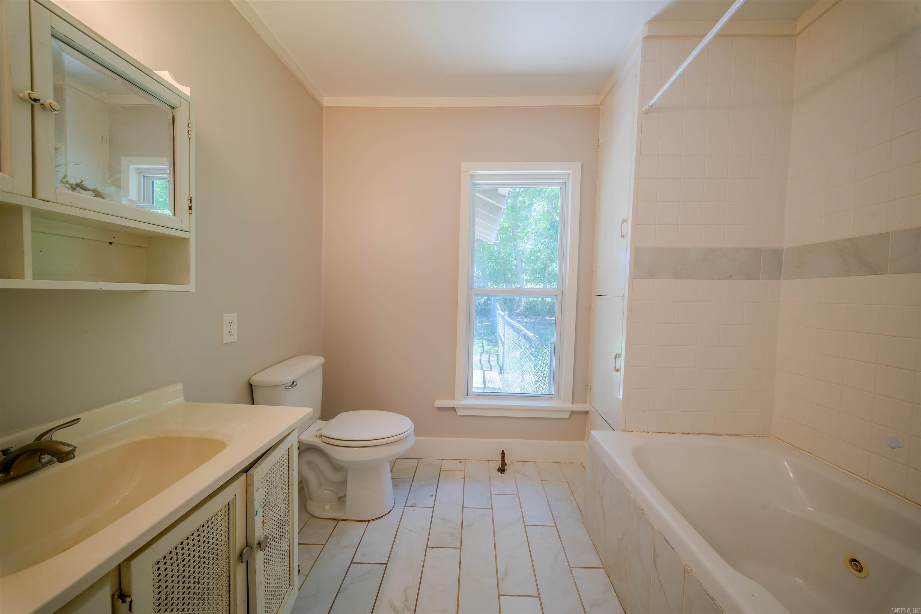 111 N Wyatt Dr Property Photo 13