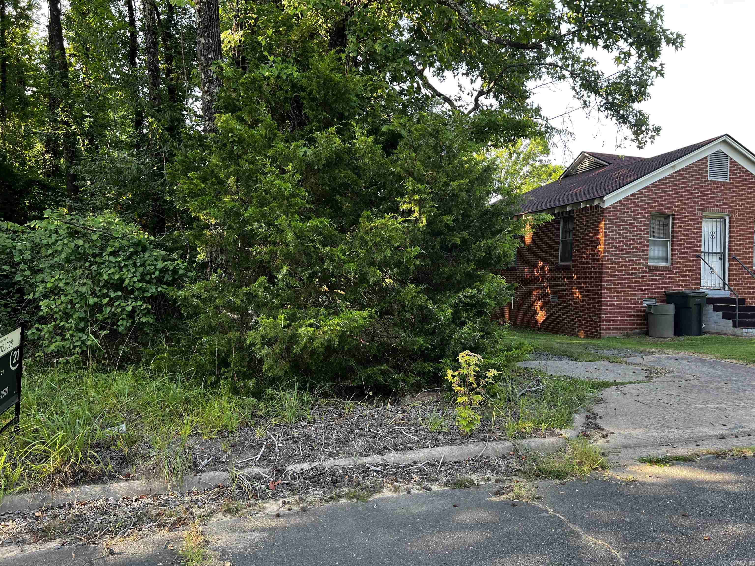 000 Simpson Street Property Photo 4