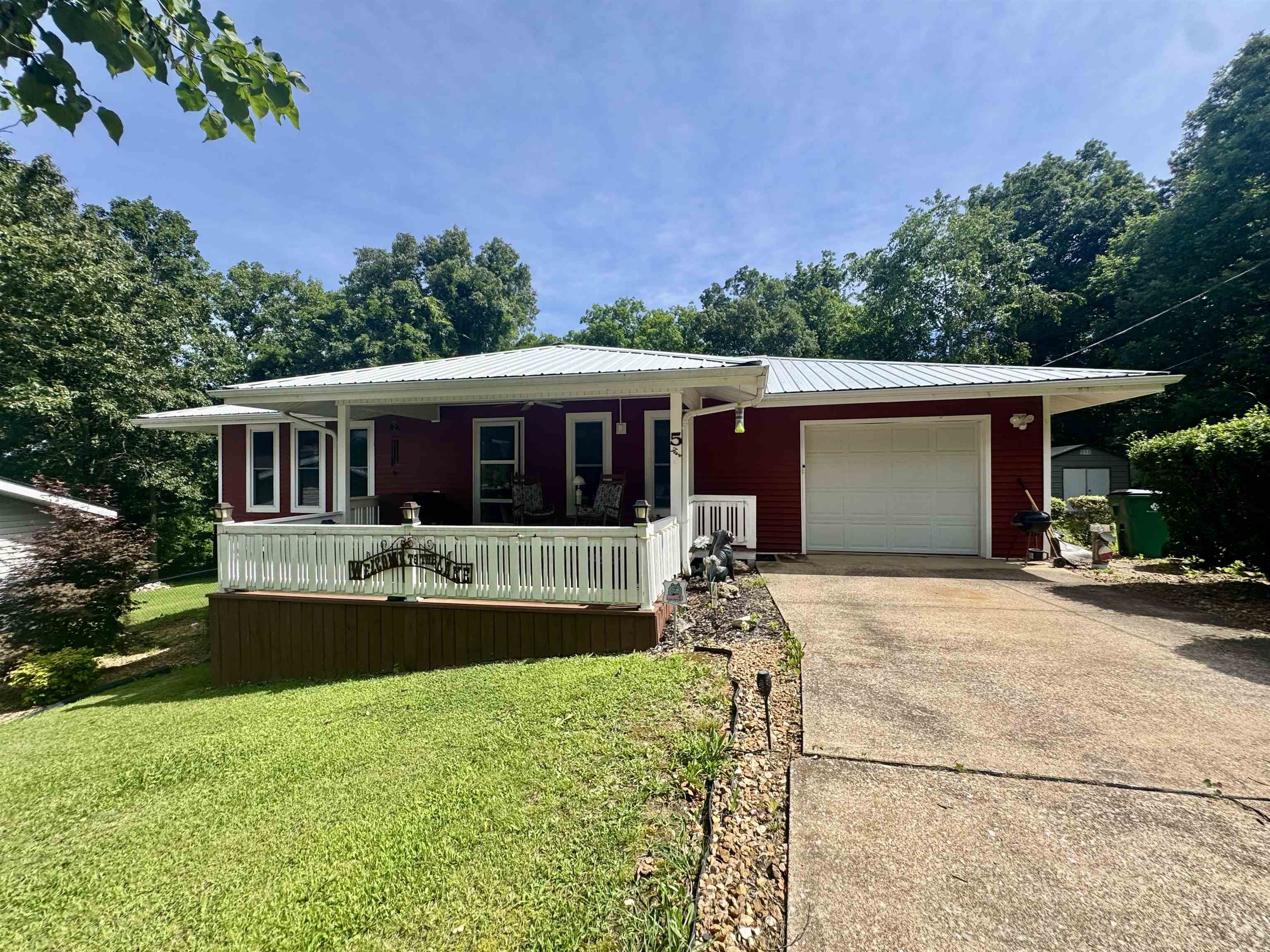 5 Dogwood Circle Property Photo 2