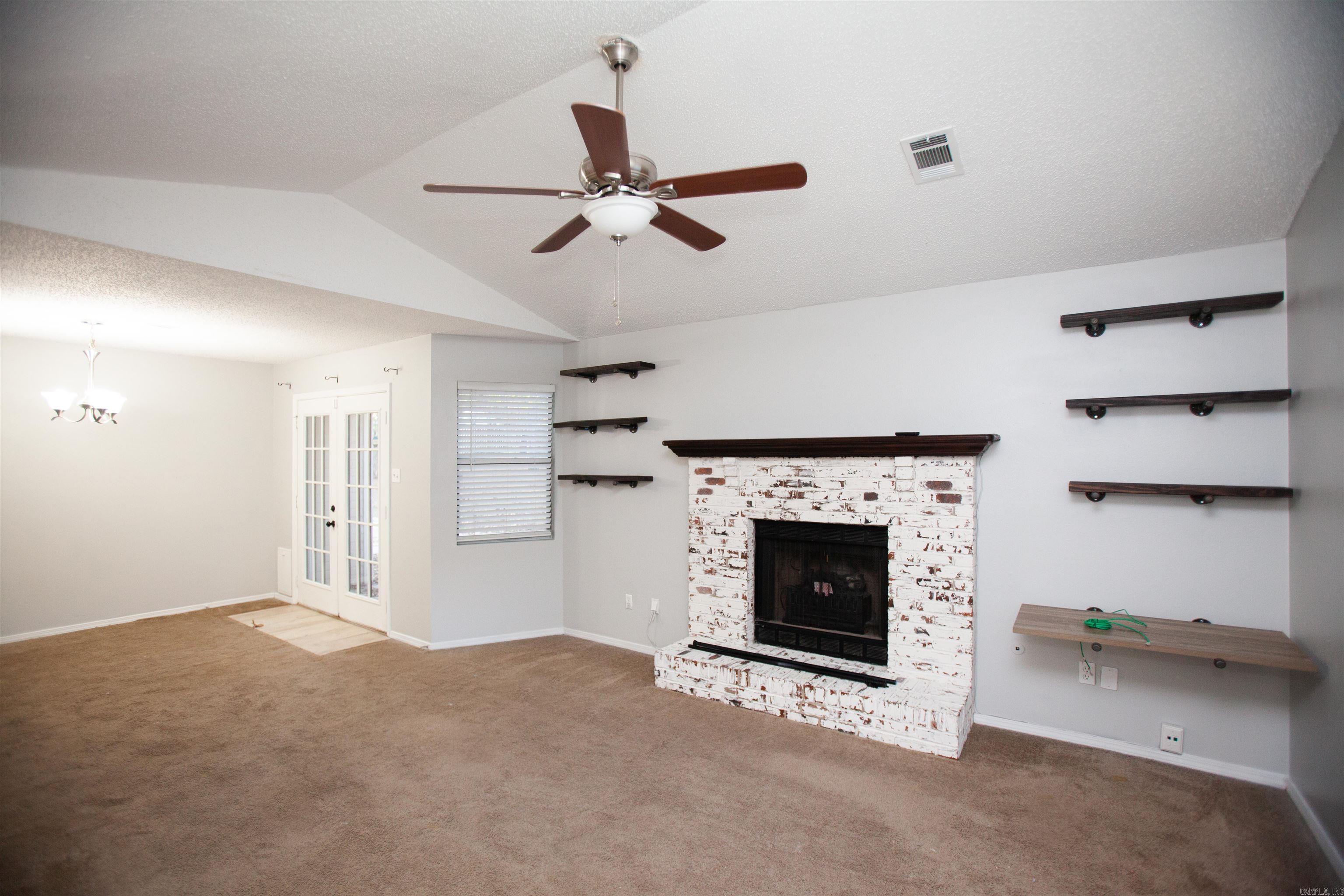 61 Pin Oak Loop Property Photo 5