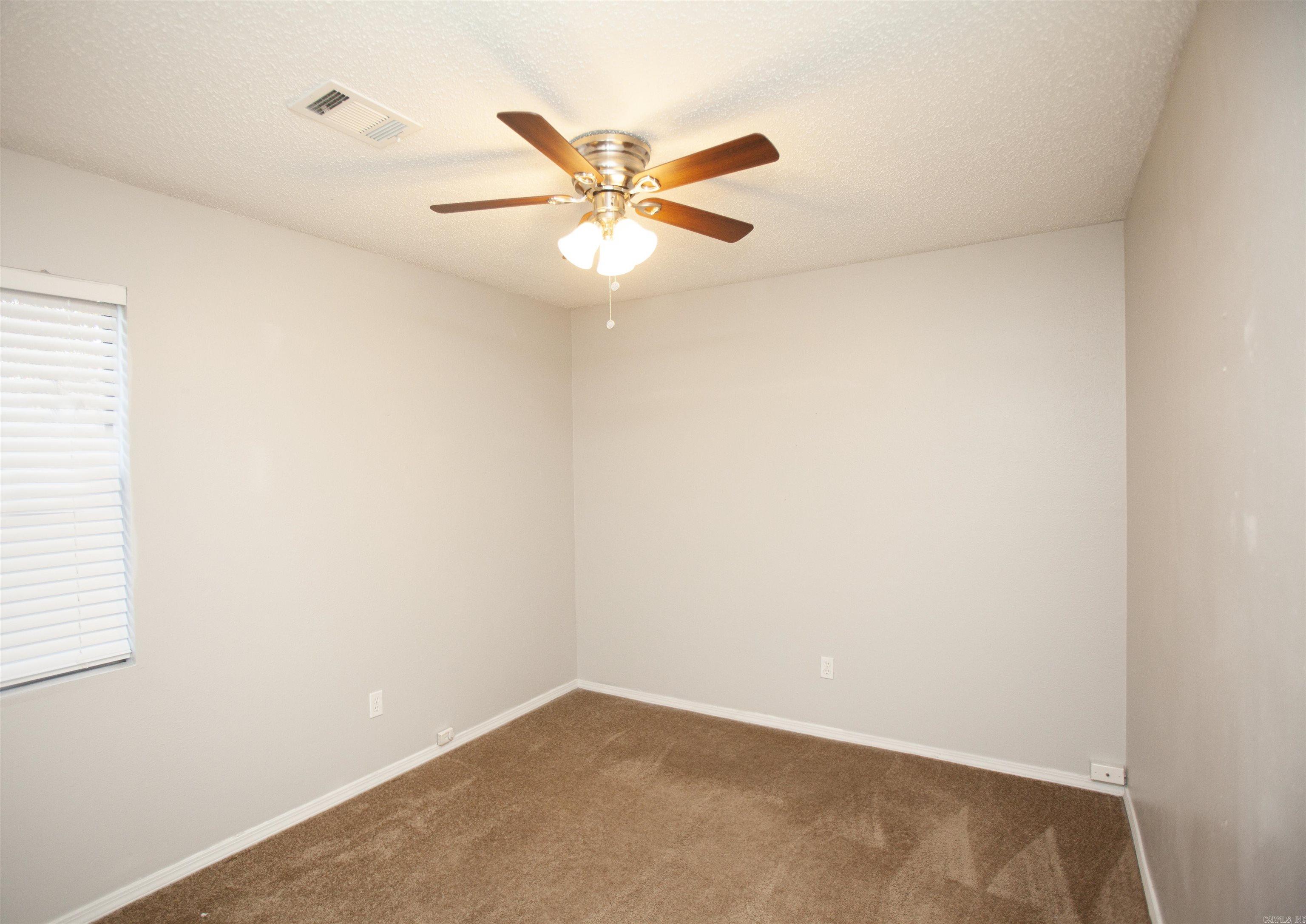 61 Pin Oak Loop Property Photo 9