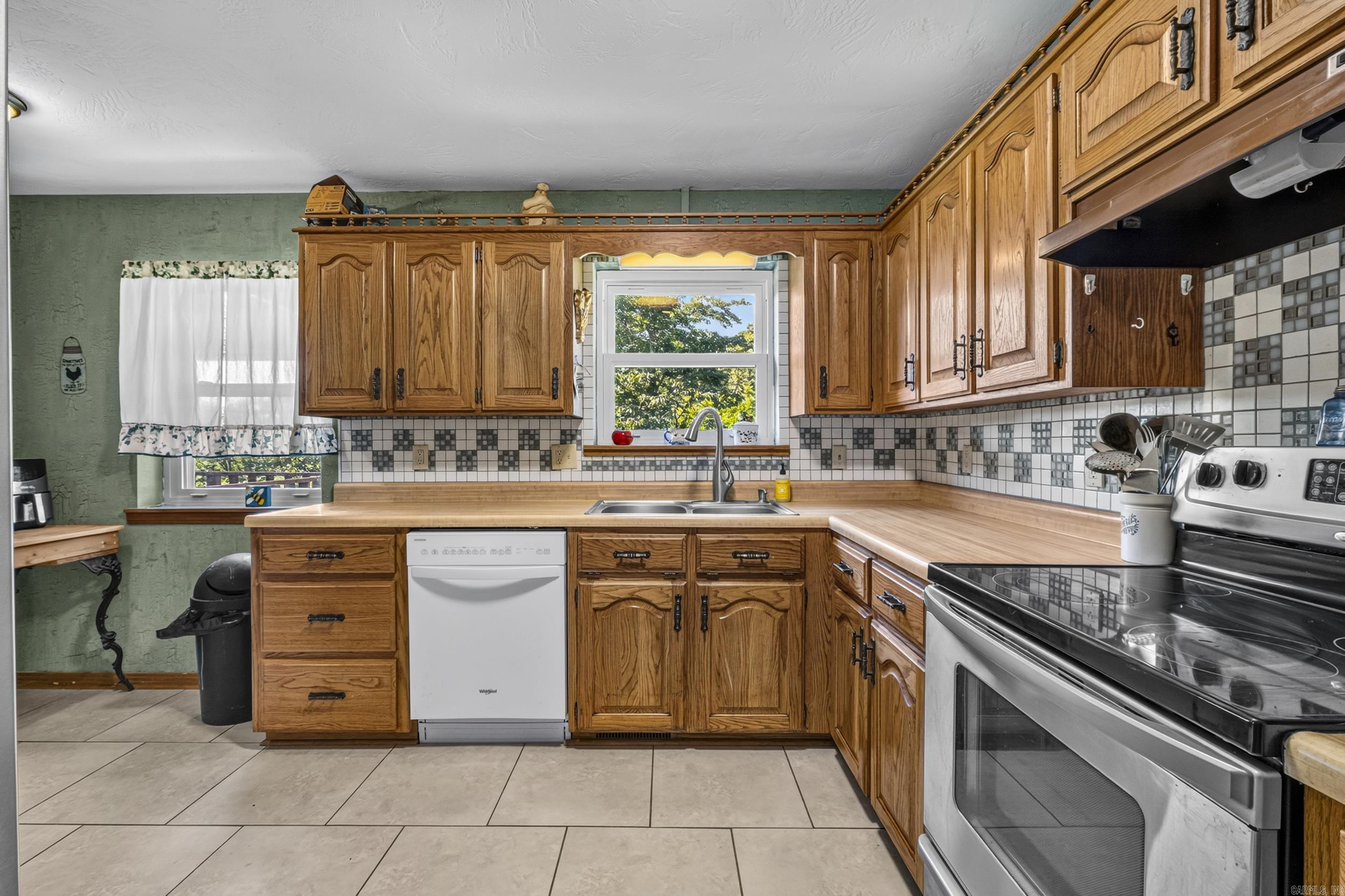 49 Floyd Road Property Photo 8