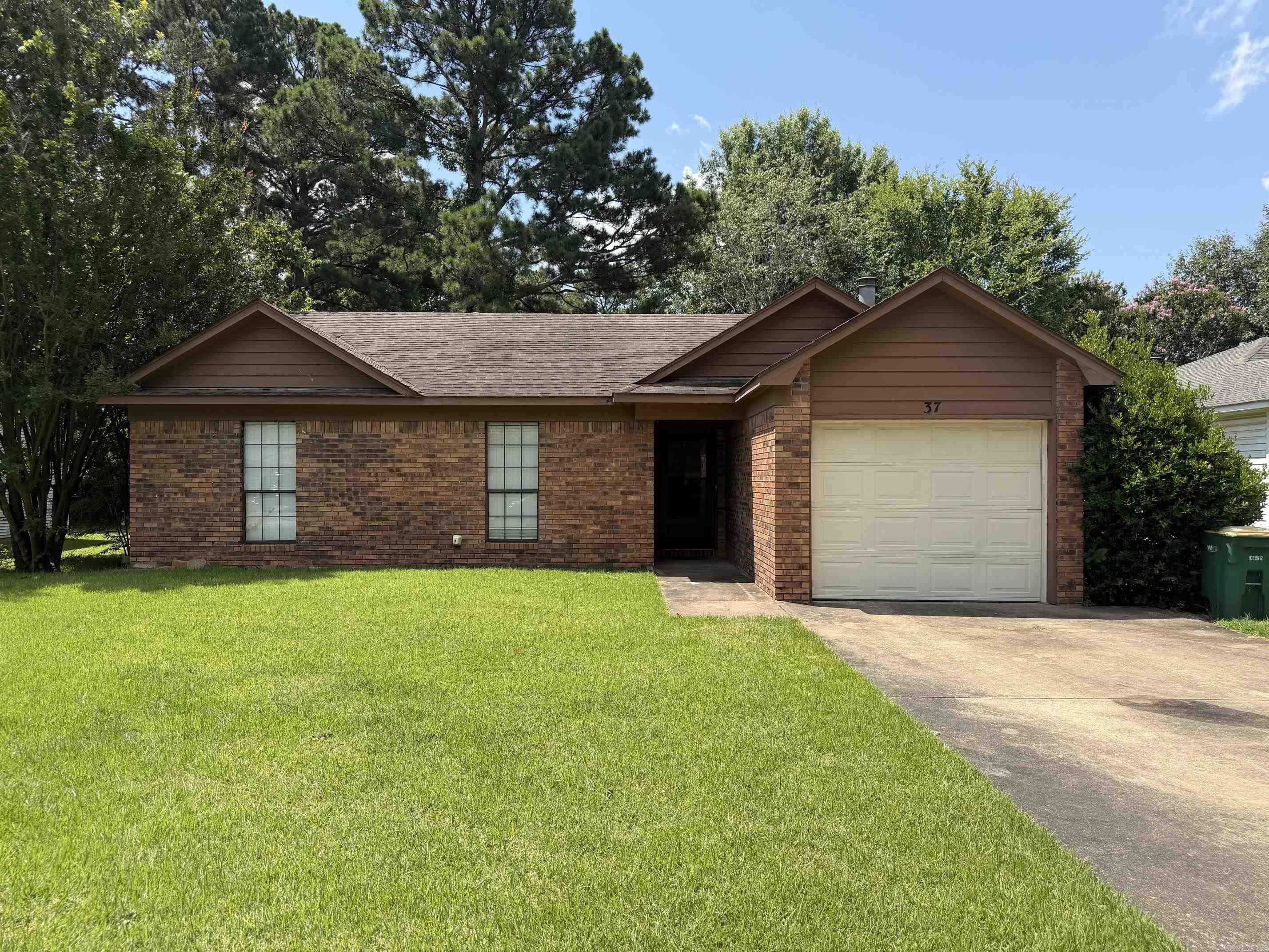 37 Pinedale Circle Property Photo 1